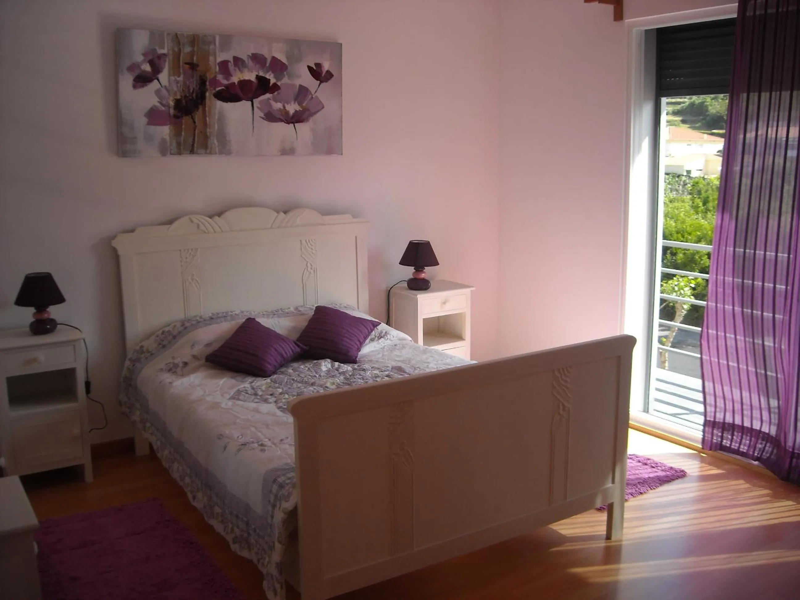 Photo of the whole room, Bed in Sweet Dreams AL