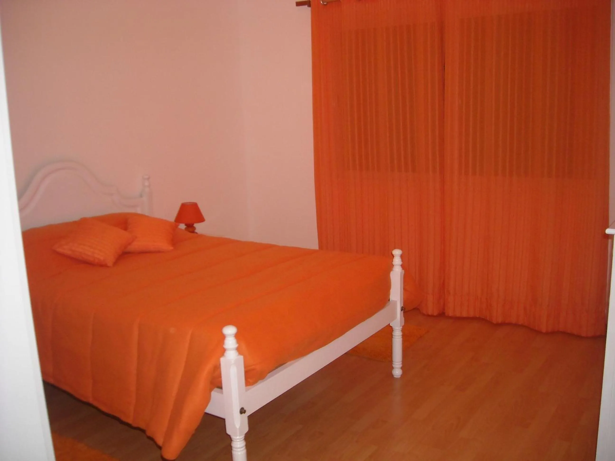 Photo of the whole room, Bed in Sweet Dreams AL