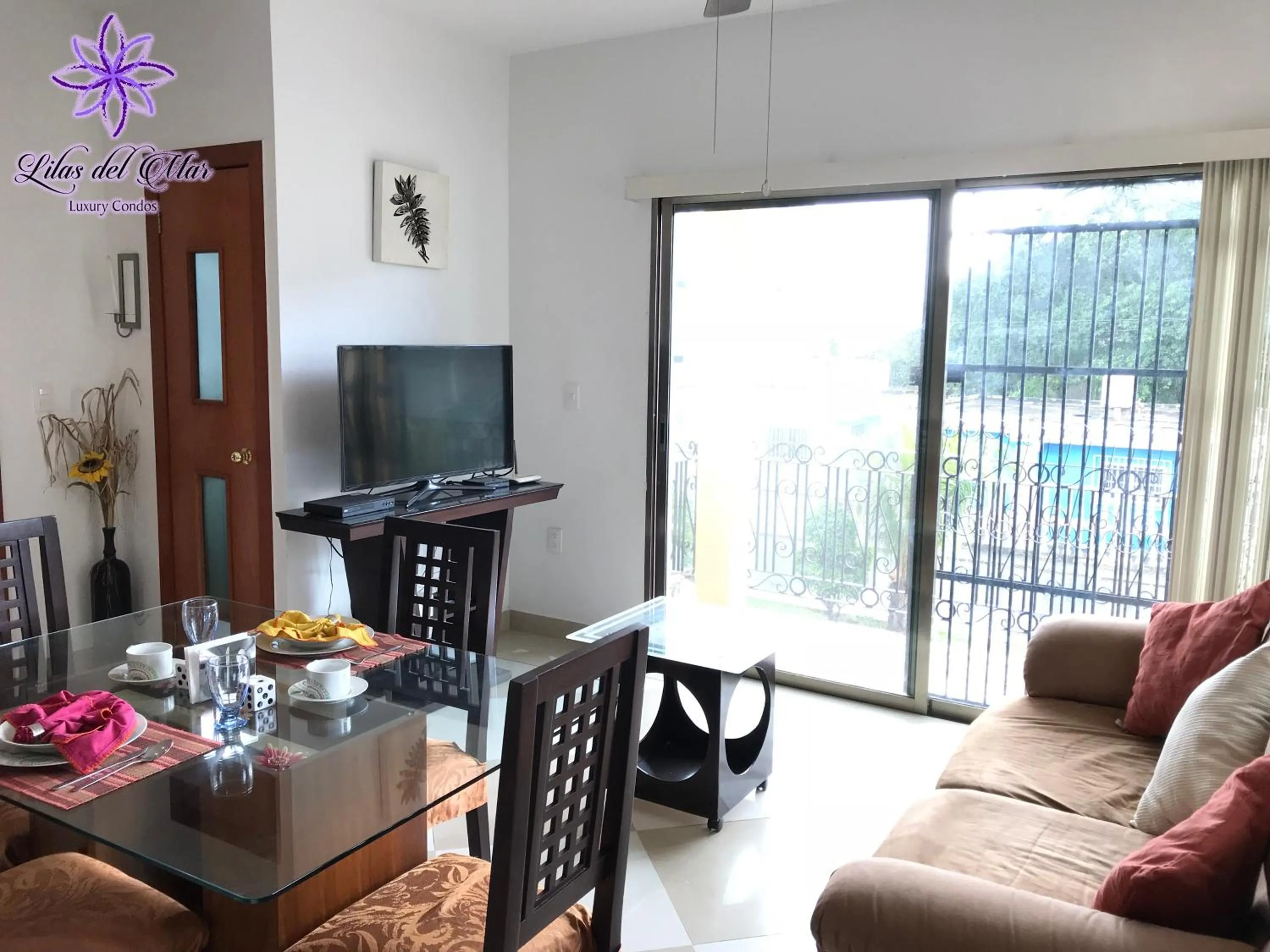 TV and multimedia in Lilas del Mar Apartments