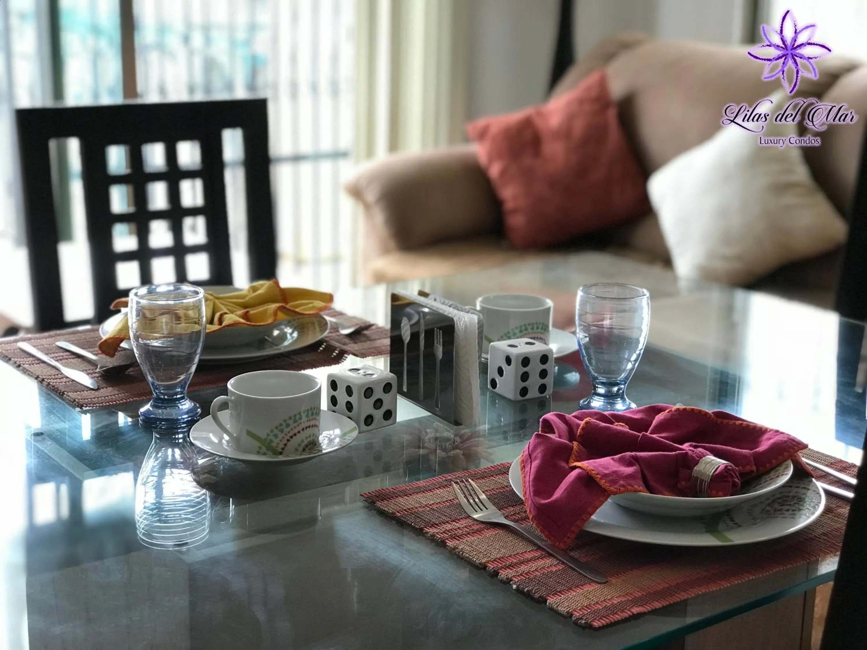 Living room in Lilas del Mar Apartments