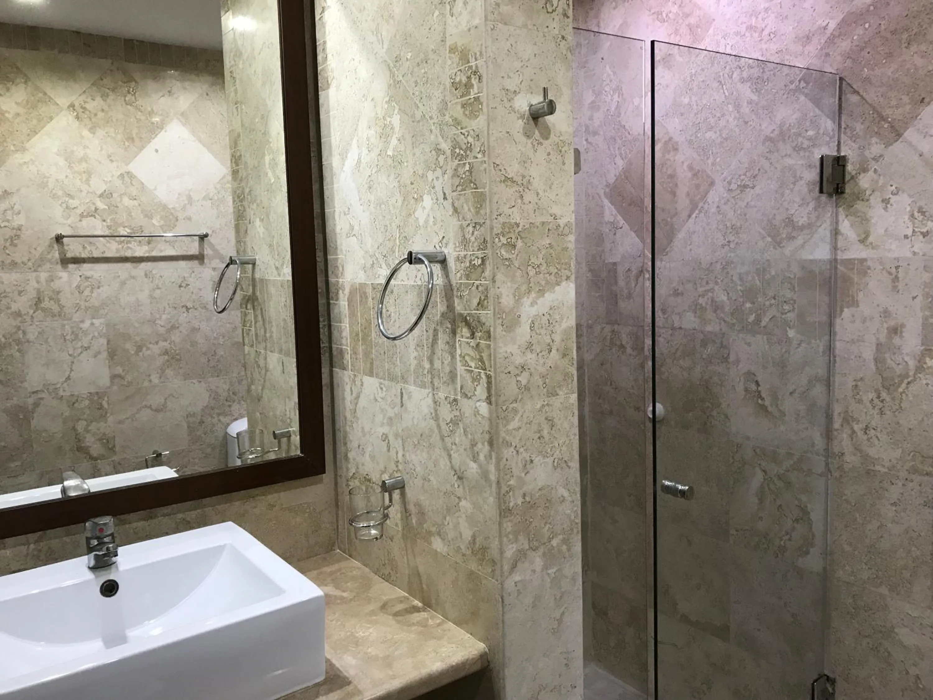 Bathroom in Lilas del Mar Apartments