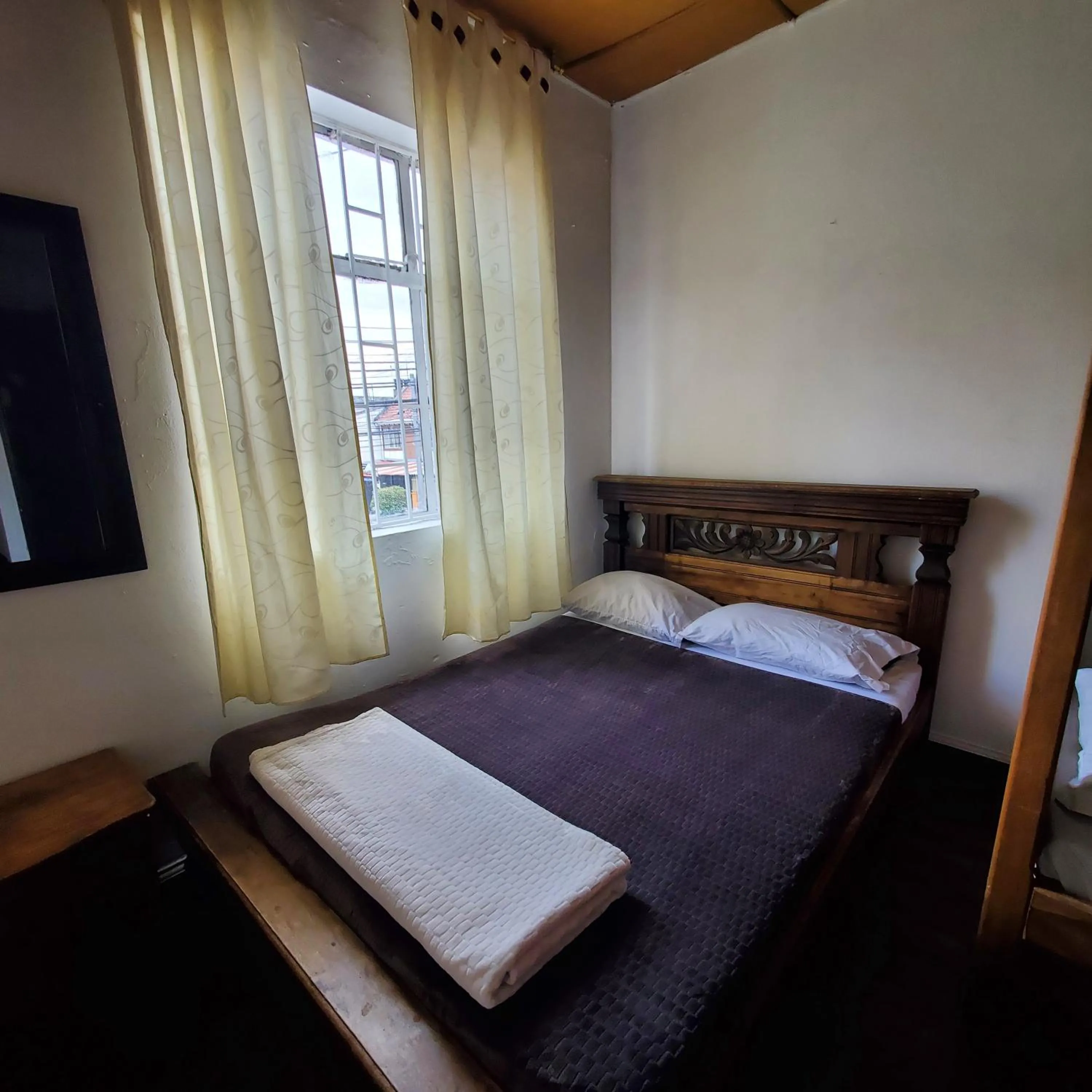Standard Double Room with Shared Bathroom - single occupancy in Hostal CQ Chapinero
