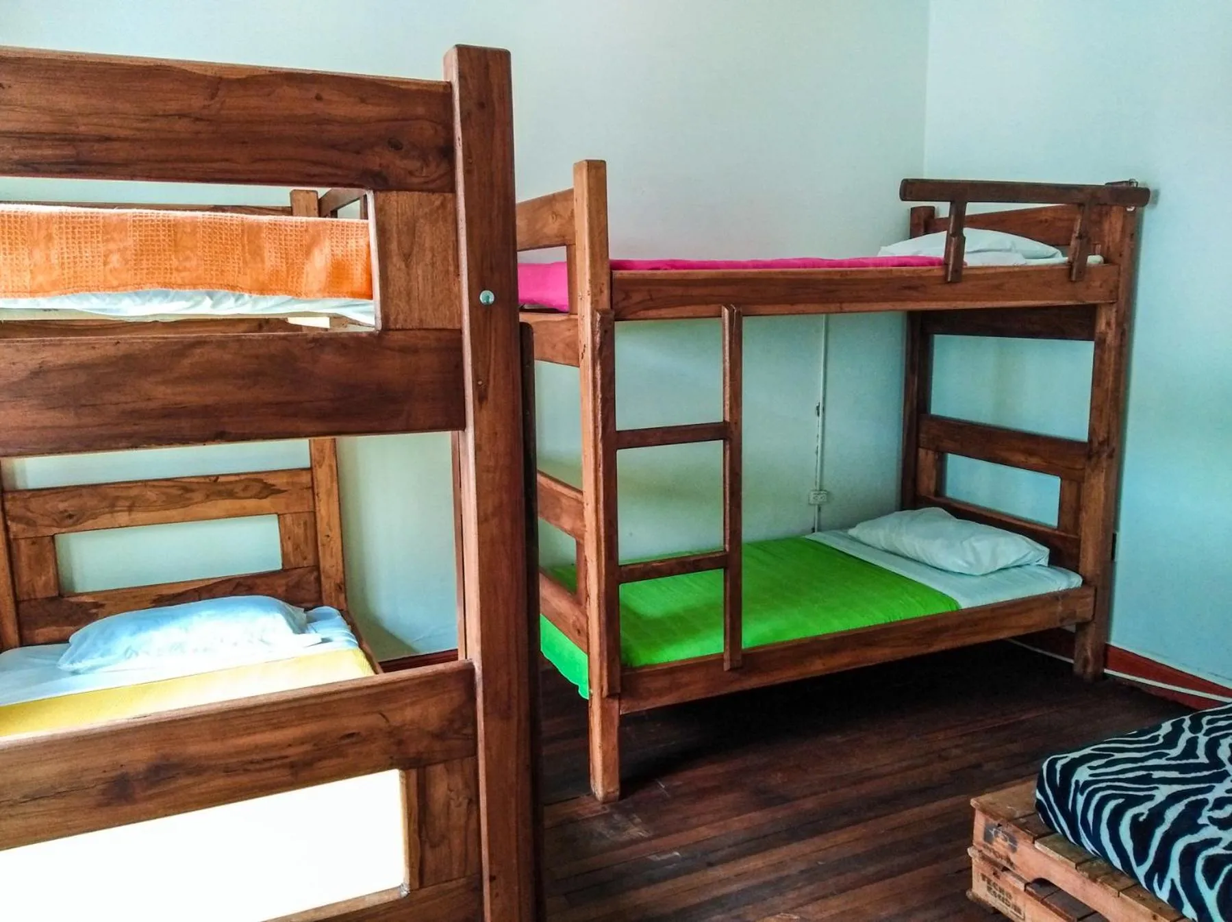 6-Bed Mixed Dormitory Room - single occupancy in Hostal CQ Chapinero