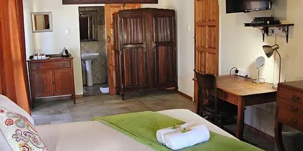 Bedroom, Bed in Greenleaf Guest Lodge