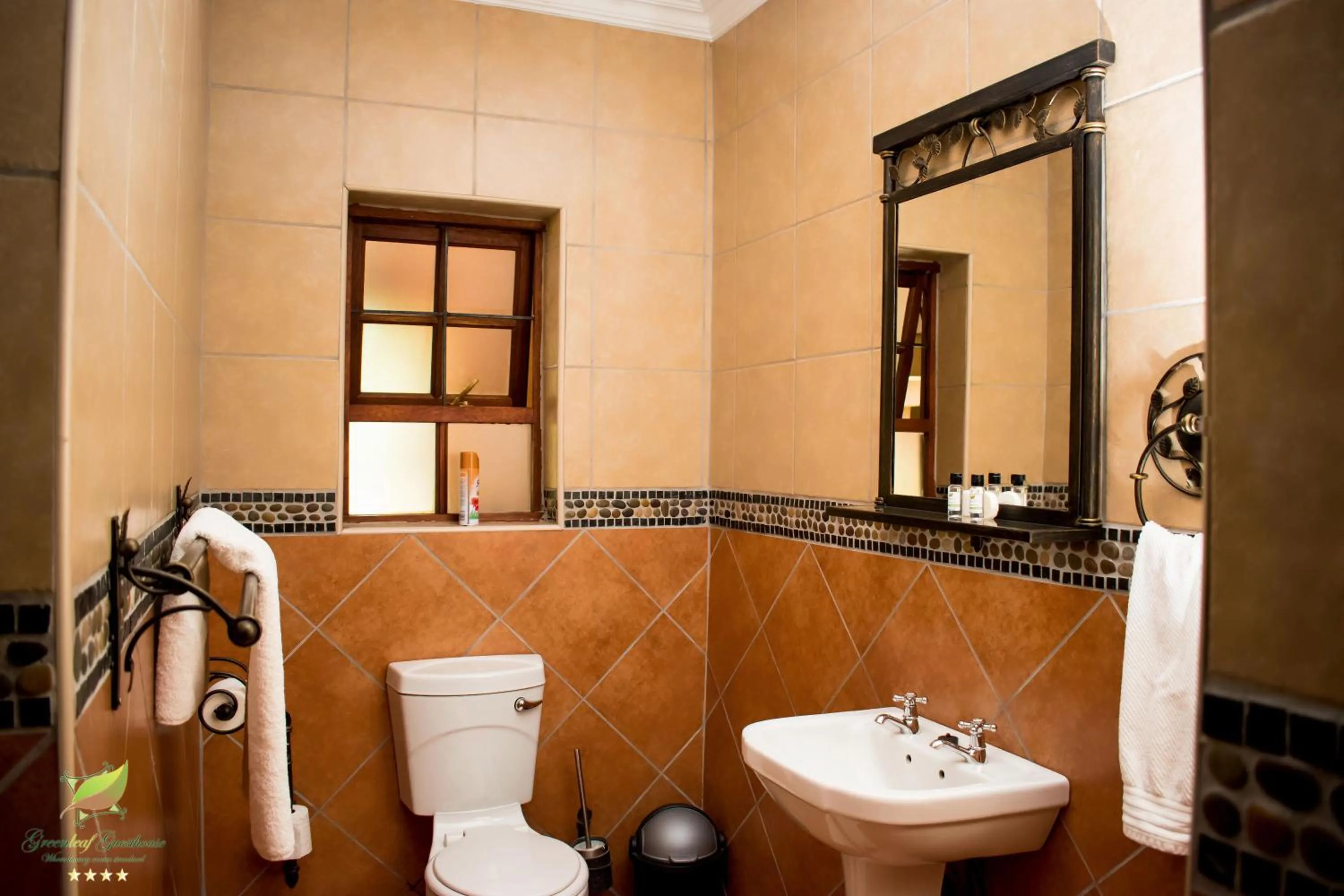 Greenleaf Guest Lodge