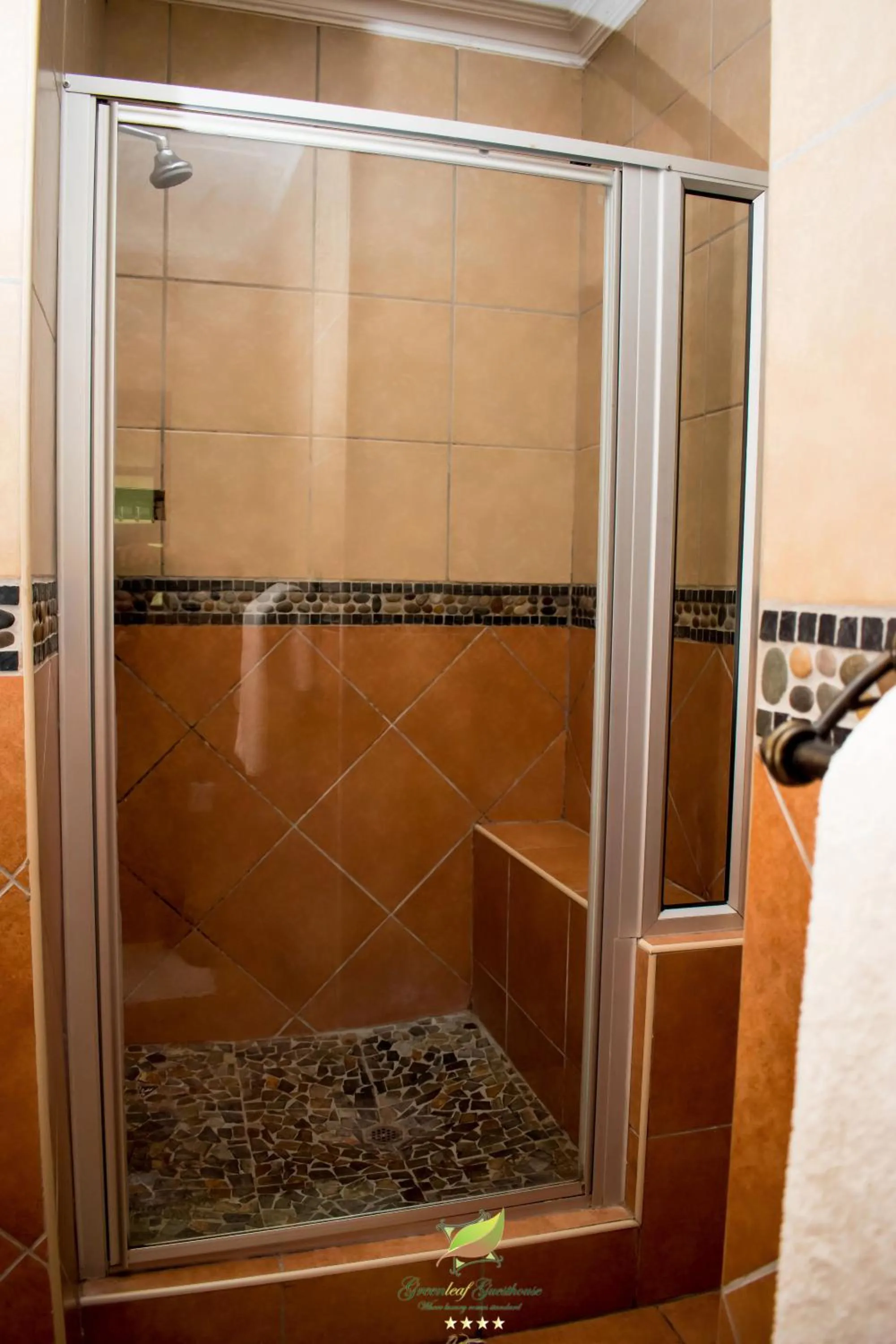 Greenleaf Guest Lodge