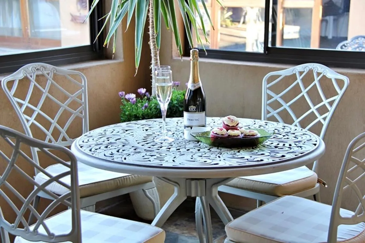 Patio in Greenleaf Guest Lodge