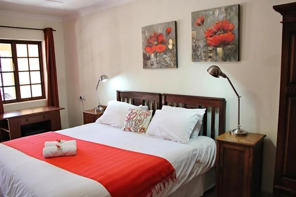 Bedroom, Bed in Greenleaf Guest Lodge