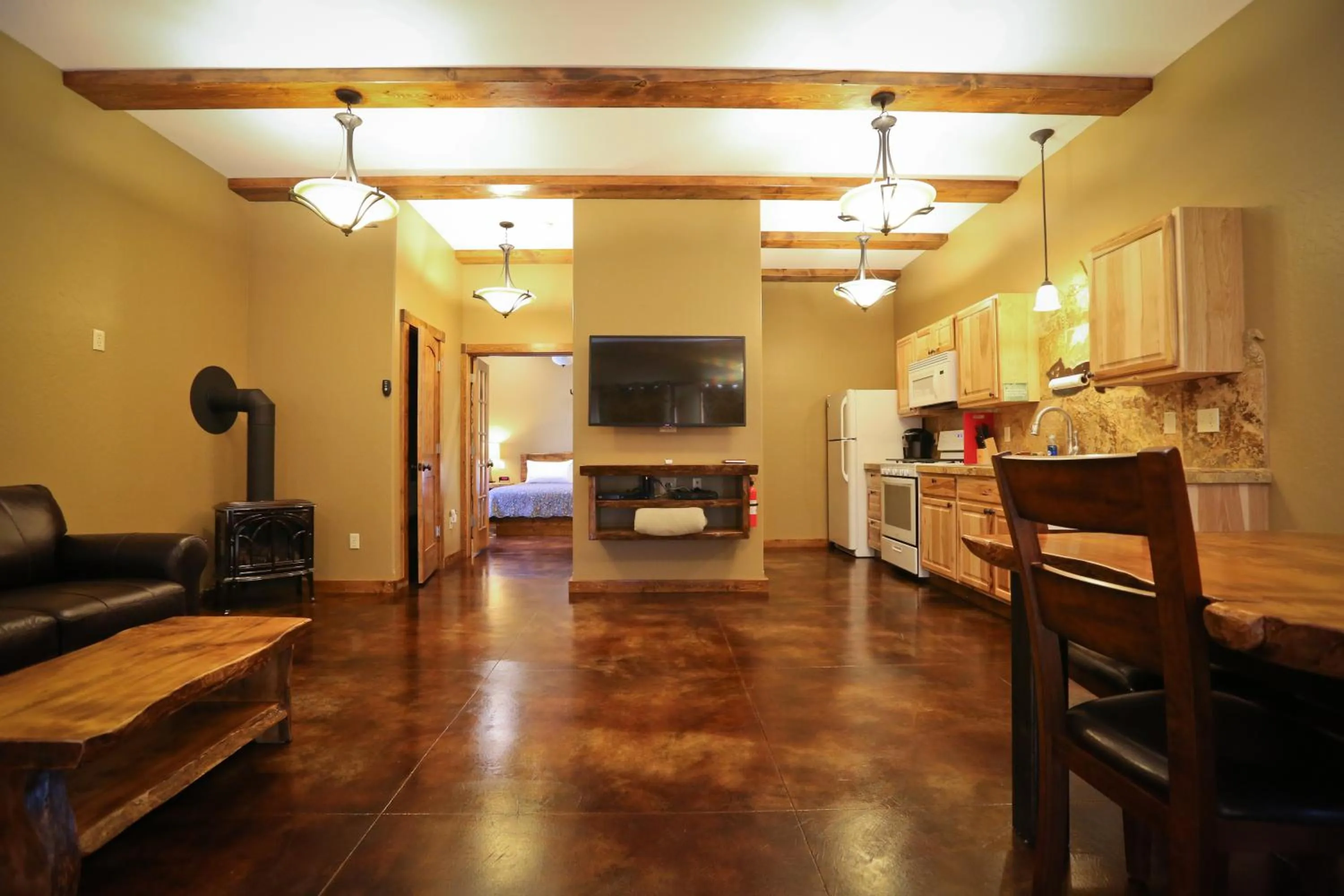 Photo of the whole room in Baycrest Lodge