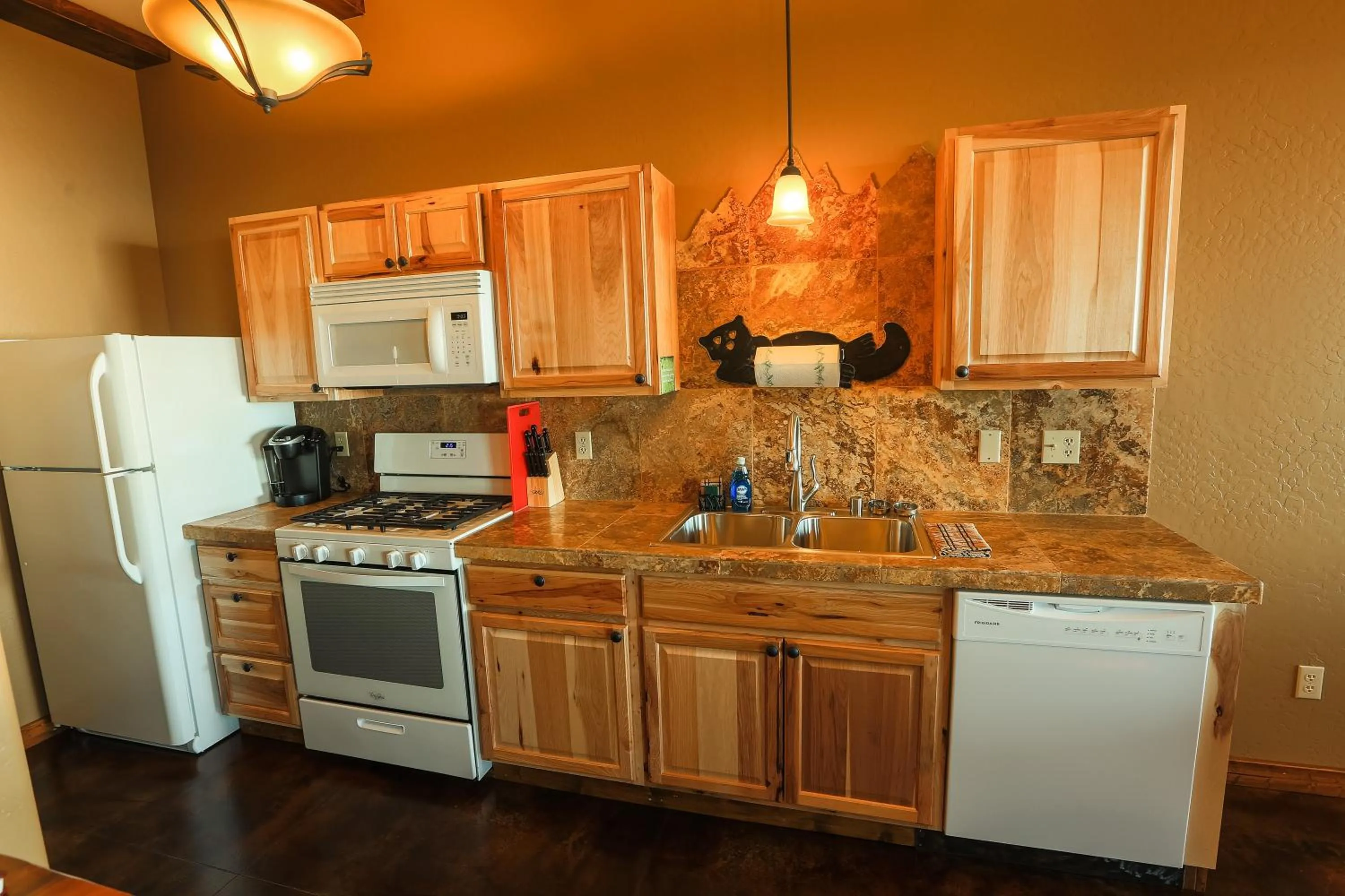 Kitchen or kitchenette in Baycrest Lodge