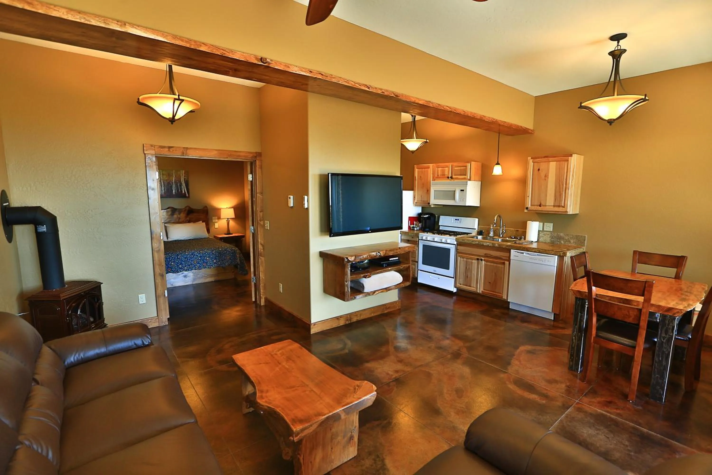 Kitchen or kitchenette in Baycrest Lodge