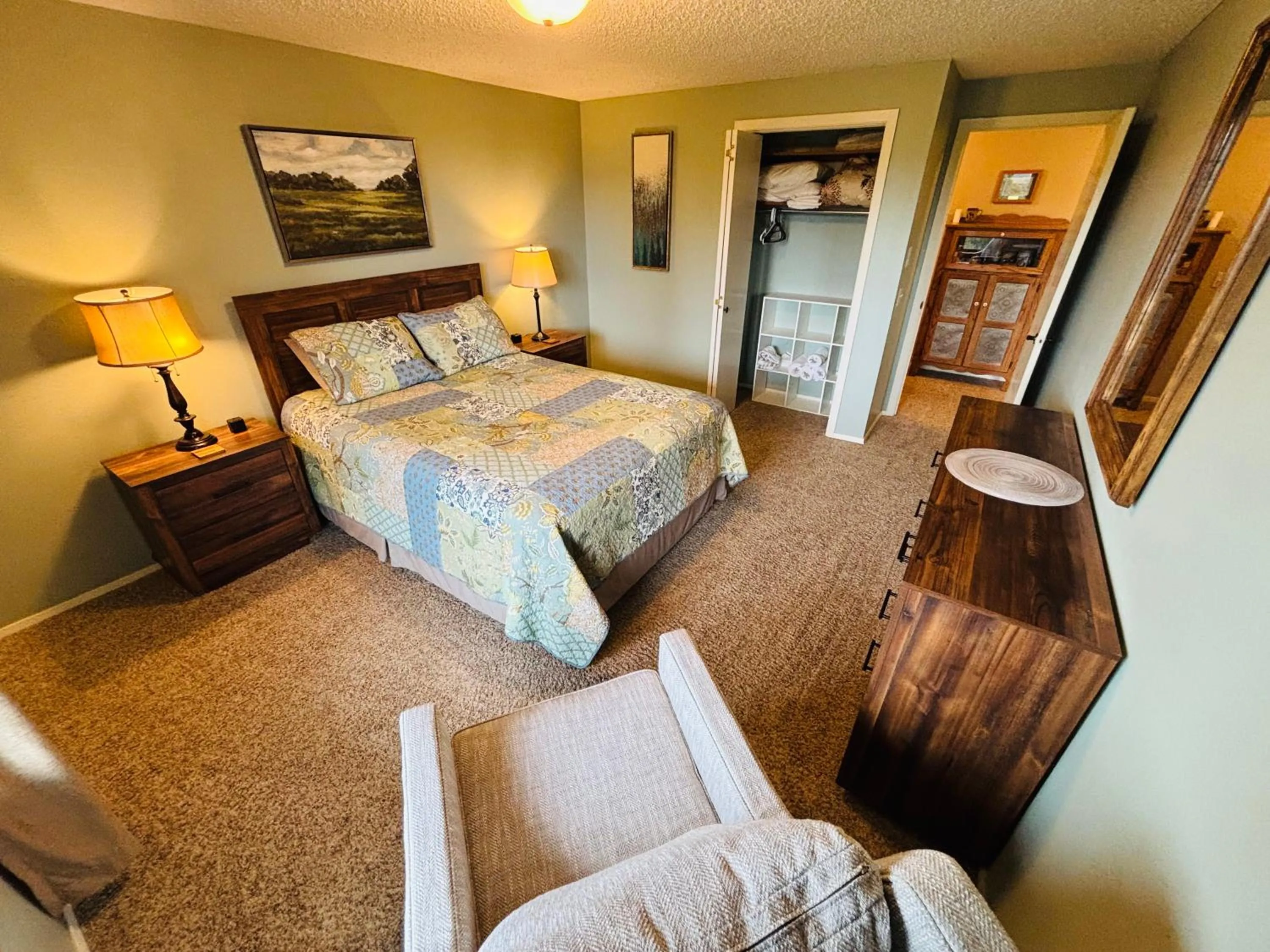 Bedroom, Bed in Priceless Black Hills View