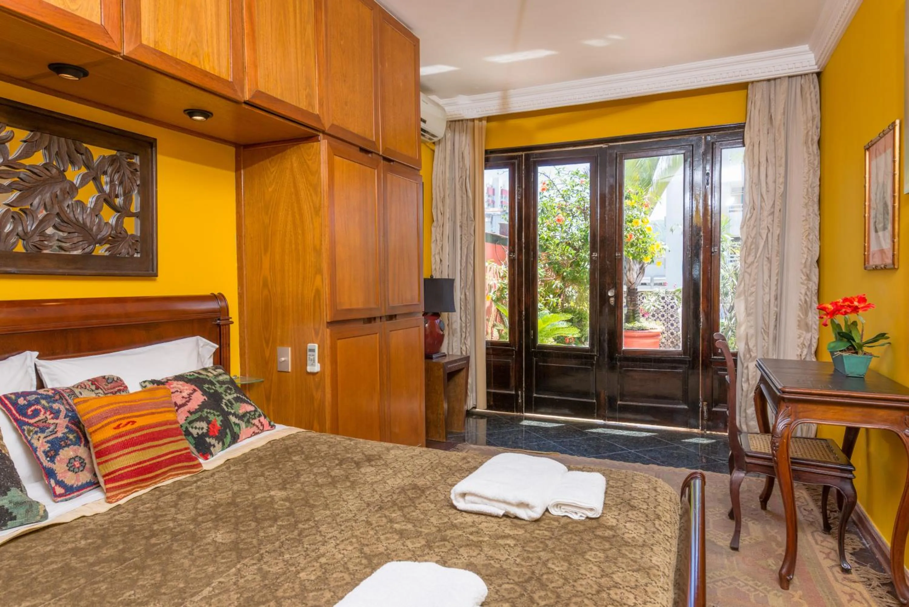 Bed in The Coral Penthouse in Rio de Janeiro - 7 Bedrooms