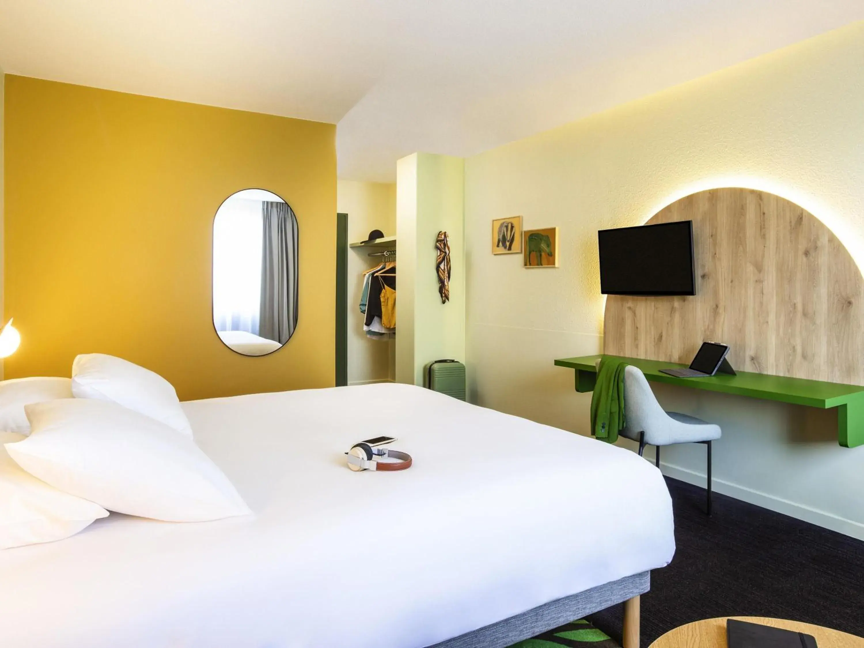 Bedroom, Bed in Ibis Styles Arlon Porte du Luxembourg Bedroom, Bed in Ibis Styles Arlon Porte du Luxembourg