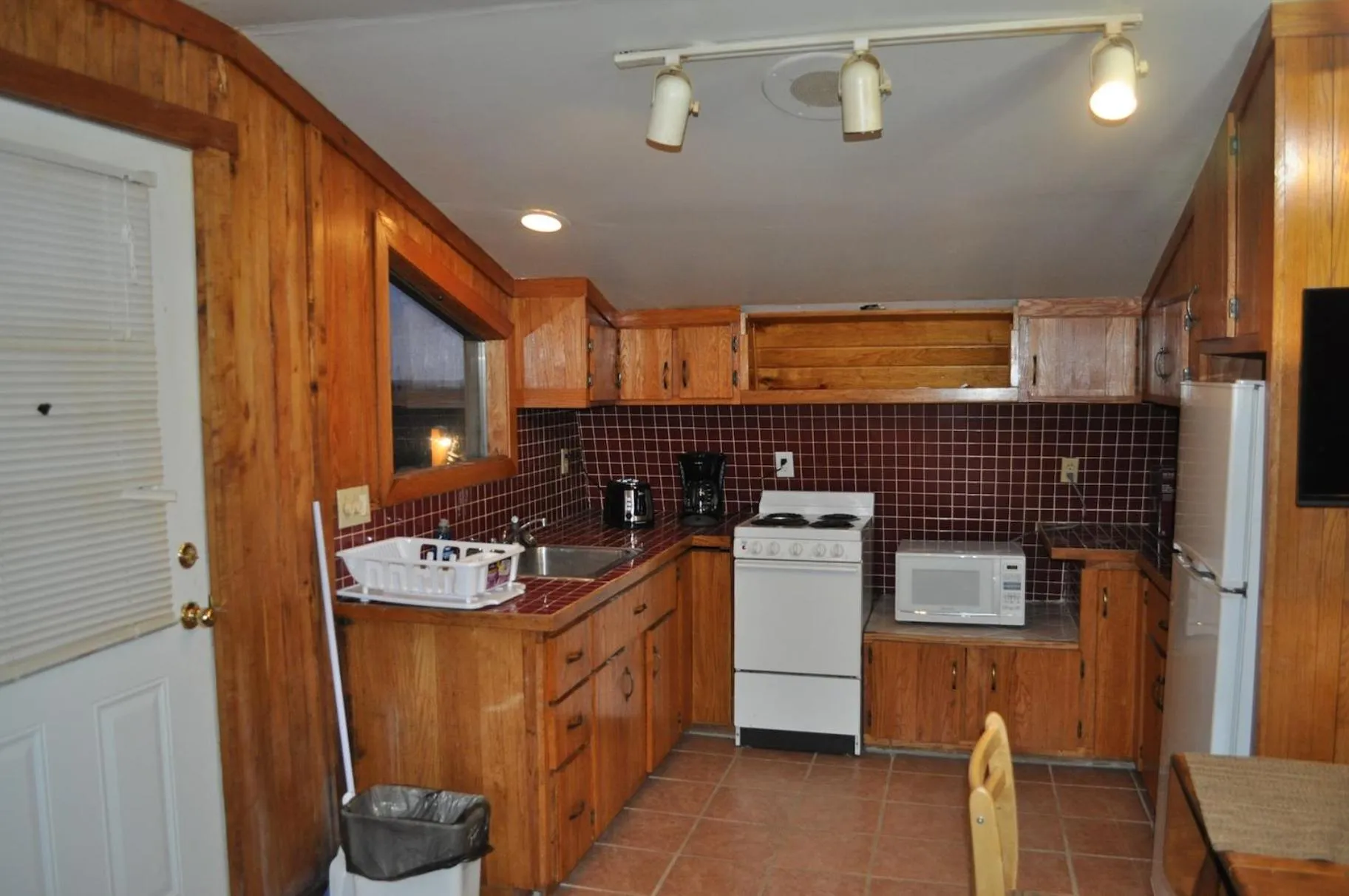 Kitchen or kitchenette in Lakewood Lodge & Restaurant