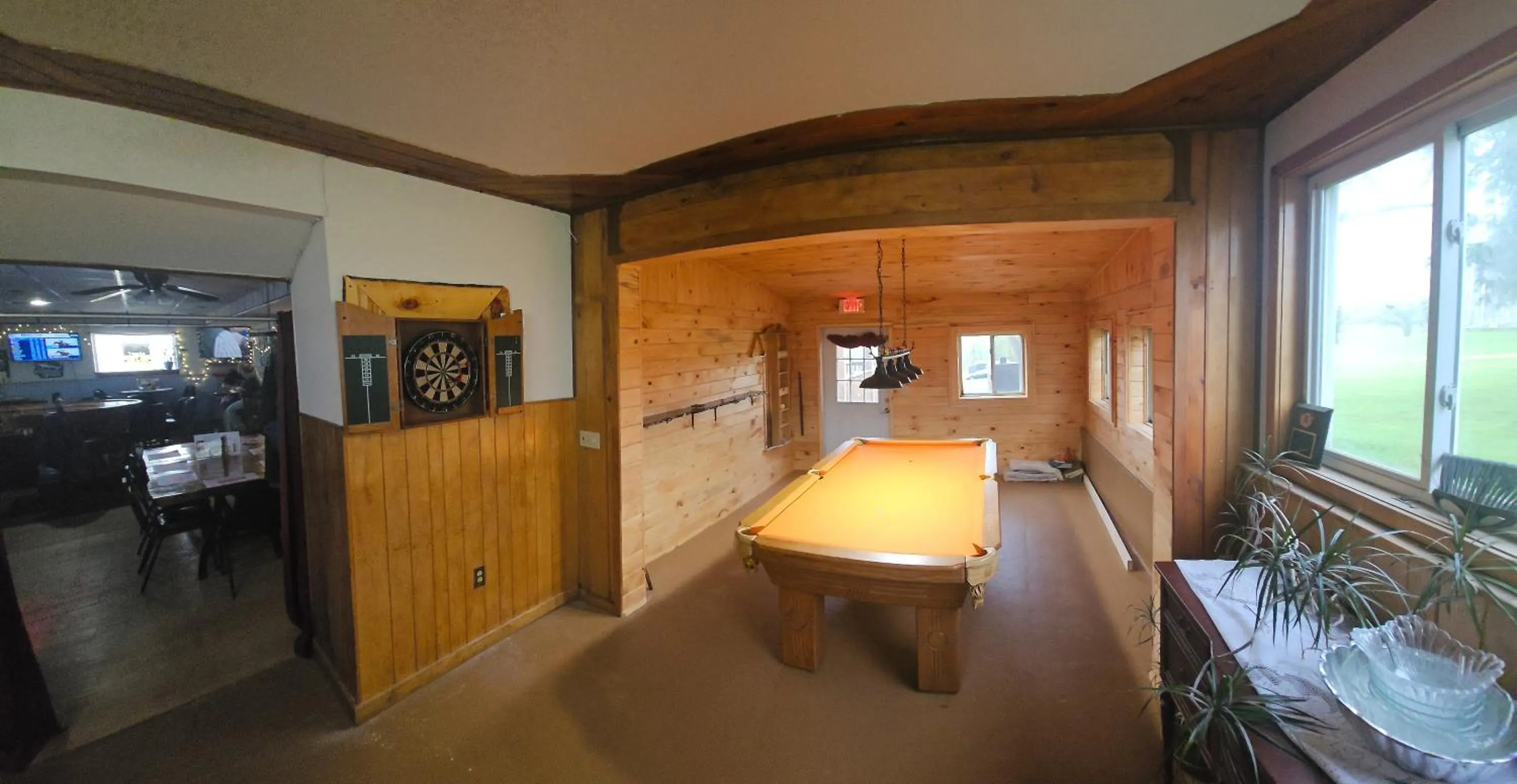 Billiard in Lakewood Lodge & Restaurant