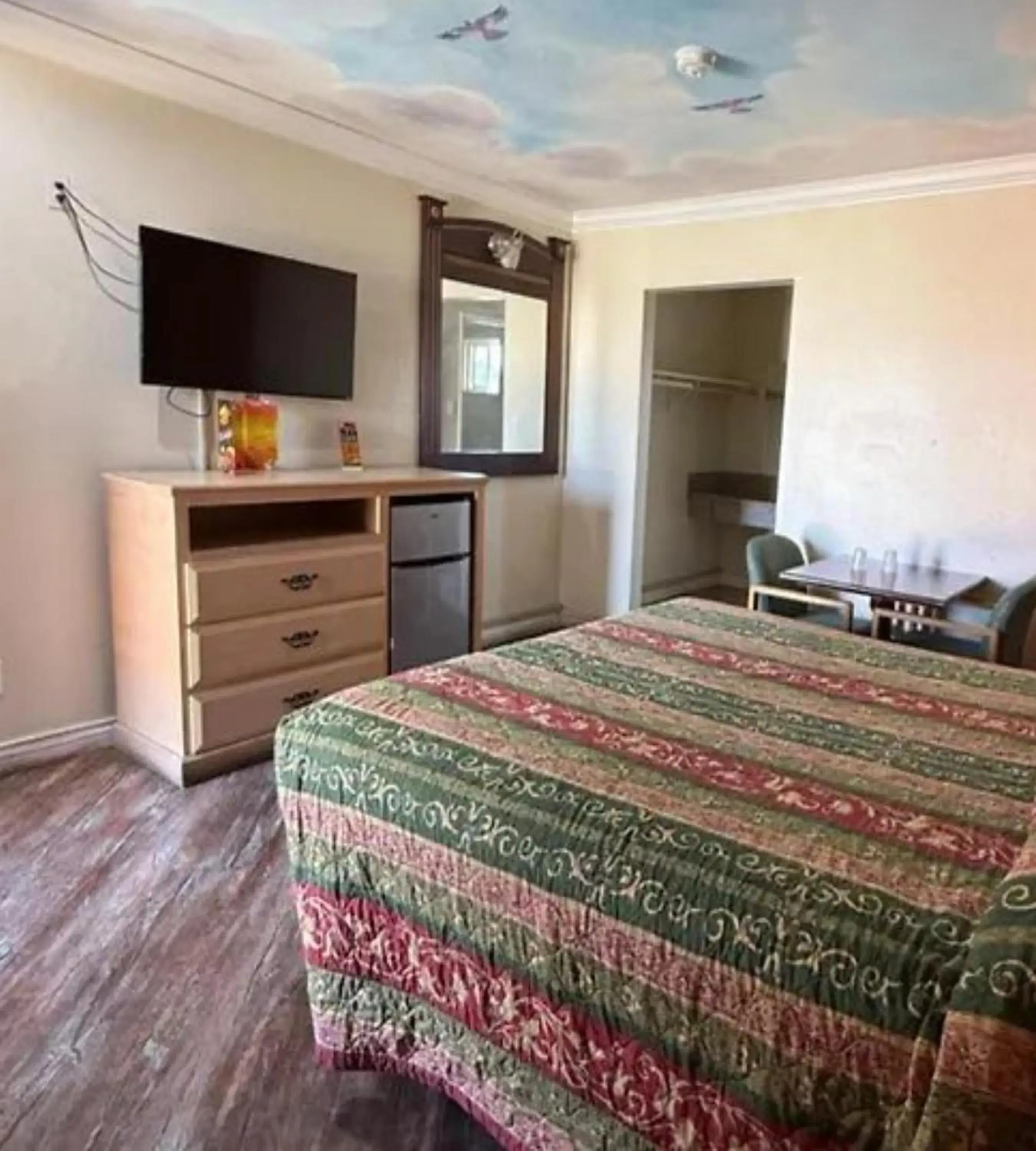 Bedroom, Bed in Robinhood Motel Anaheim West Bedroom, Bed in Robinhood Motel Anaheim West