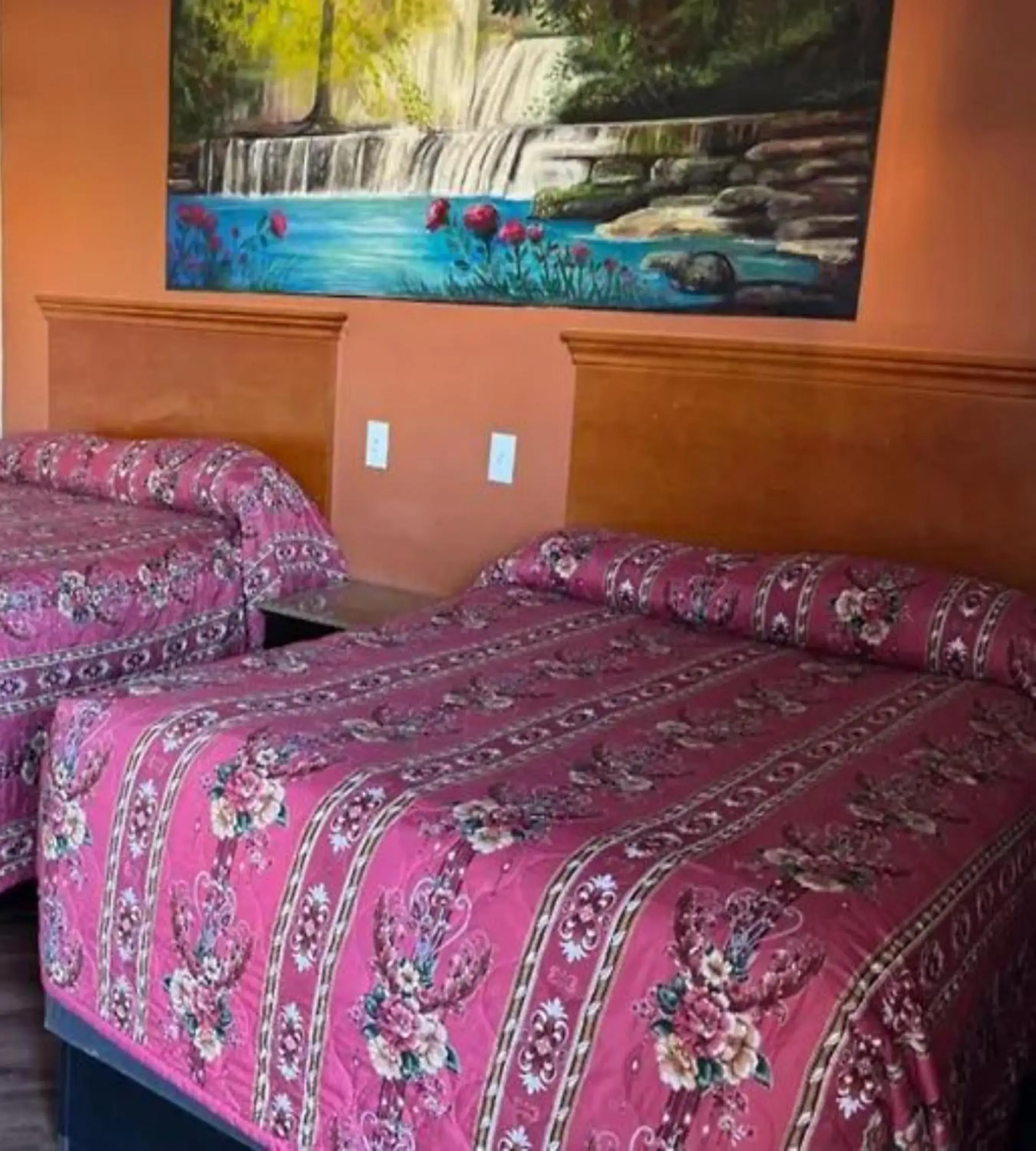 Bedroom, Bed in Robinhood Motel Anaheim West Bedroom, Bed in Robinhood Motel Anaheim West