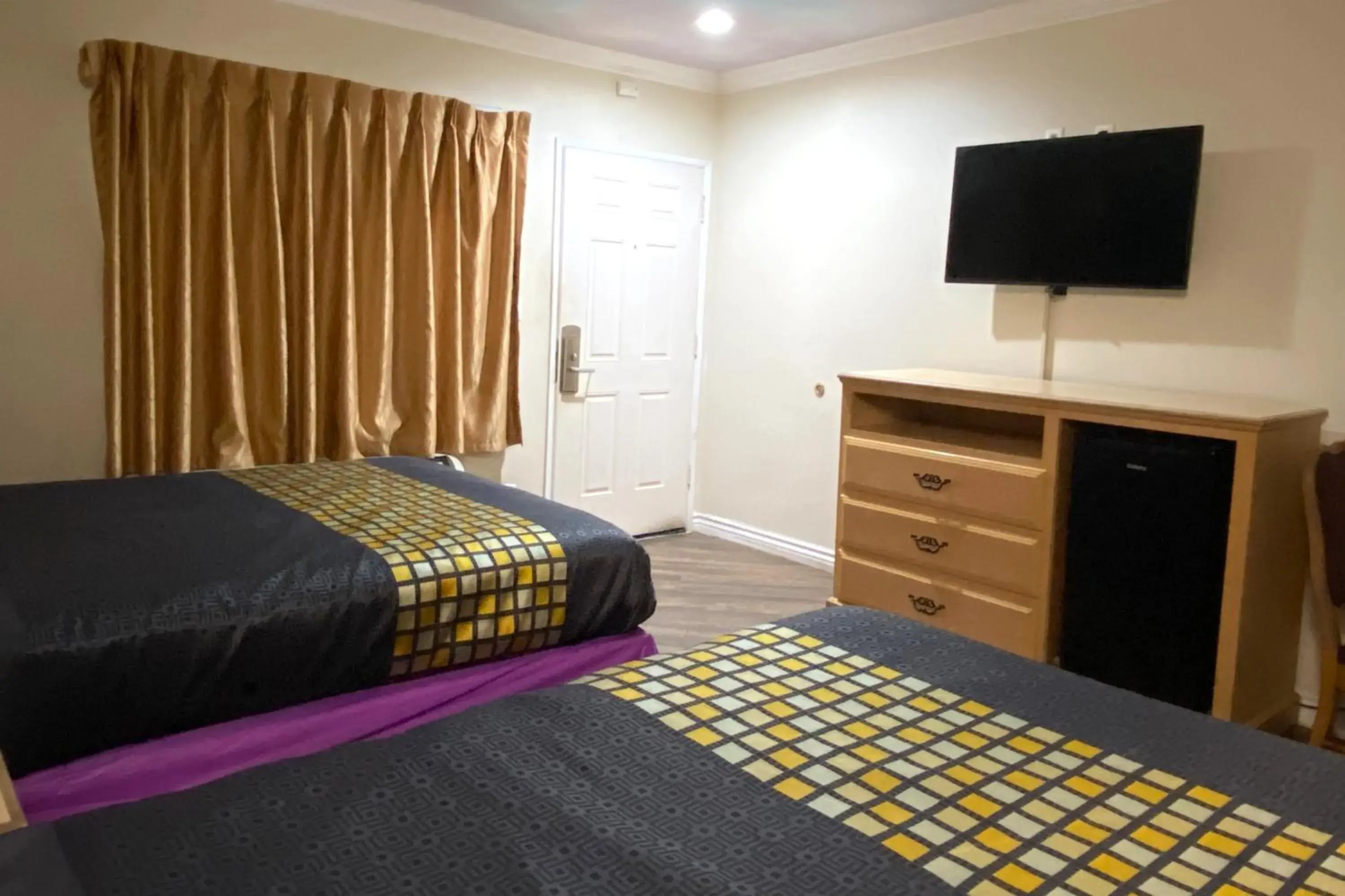 Bedroom, Bed in Robinhood Motel Anaheim West Bedroom, Bed in Robinhood Motel Anaheim West