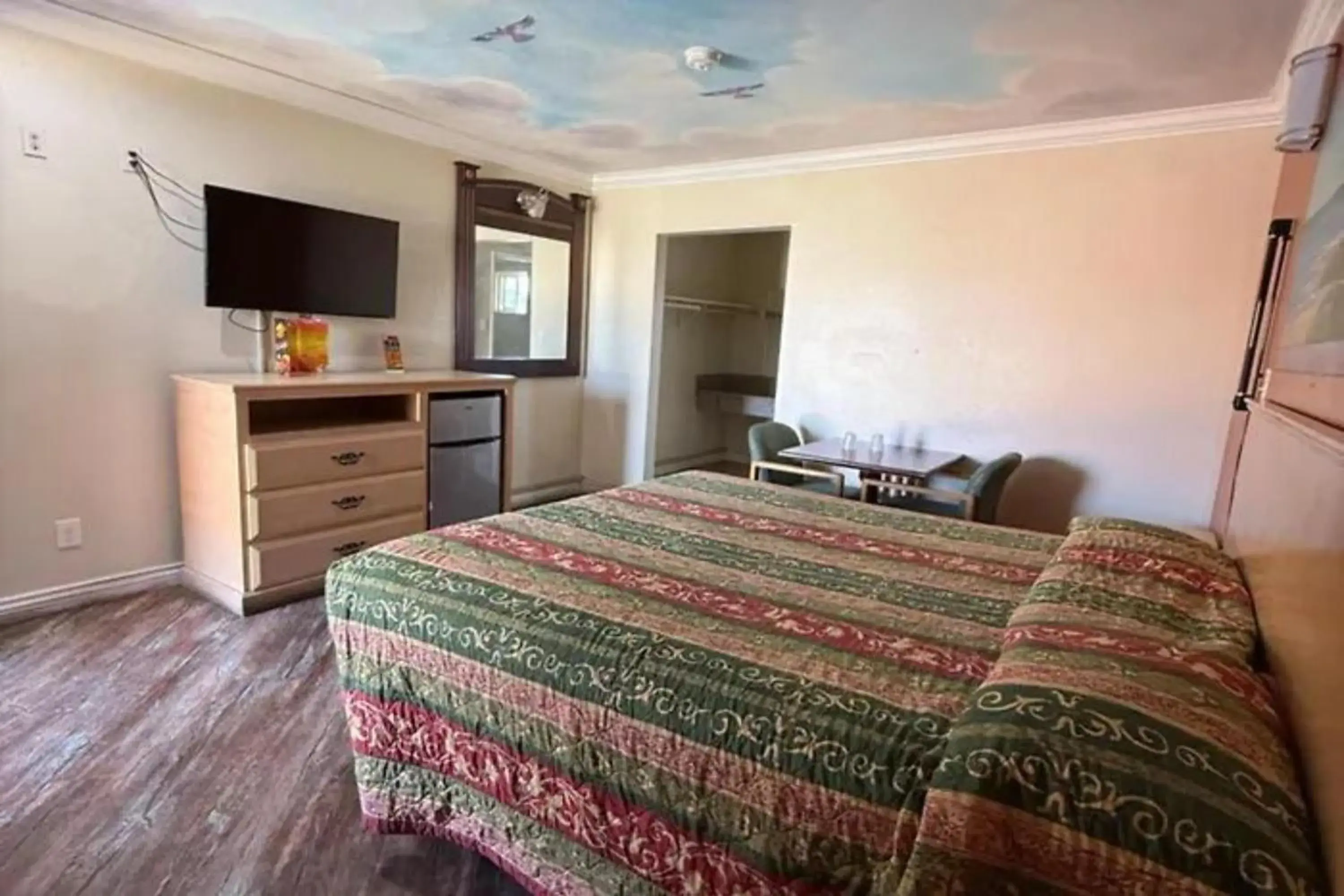 Bedroom, Bed in Robinhood Motel Anaheim West Bedroom, Bed in Robinhood Motel Anaheim West