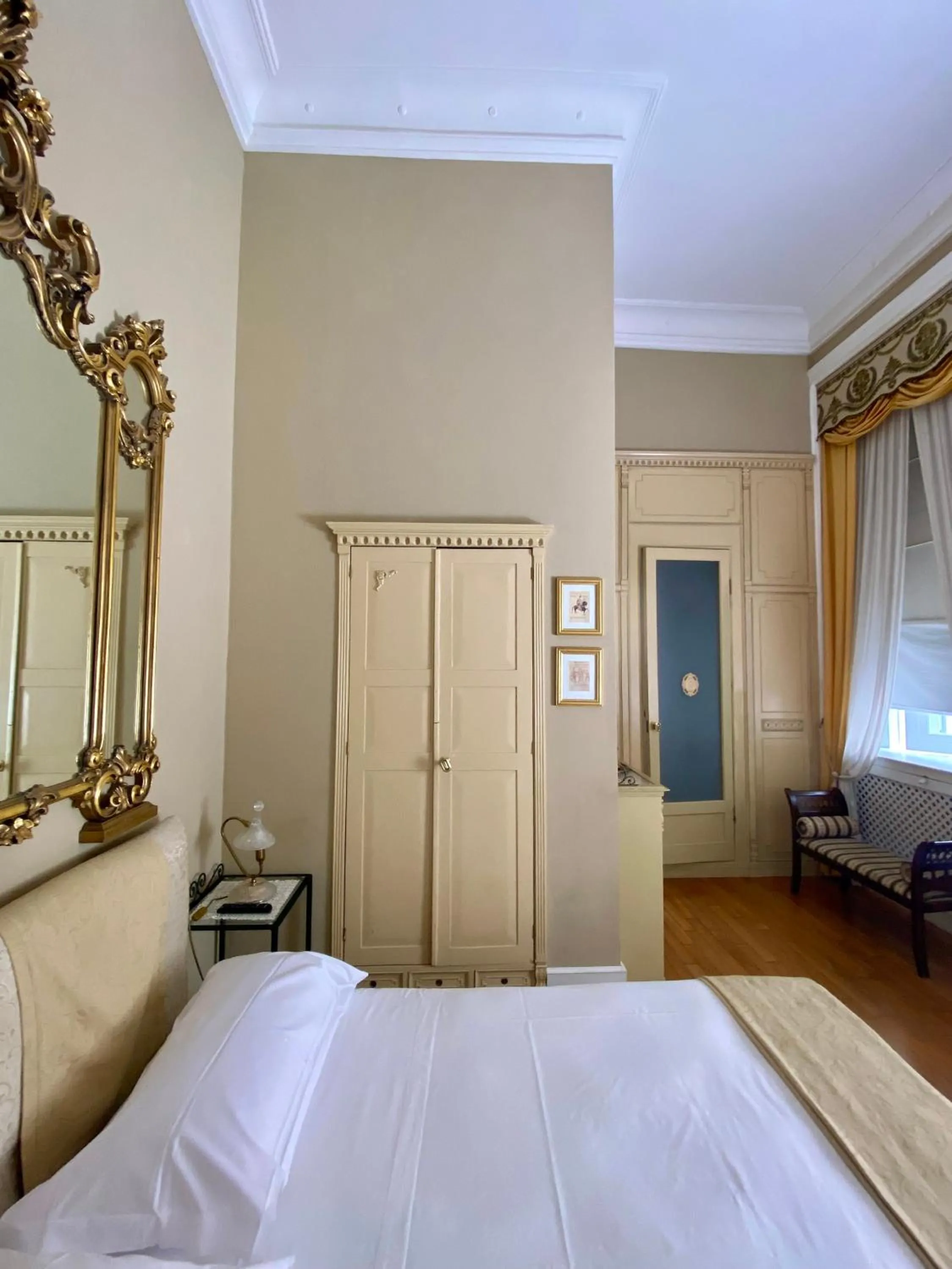 Bed in Monfort Club B&B