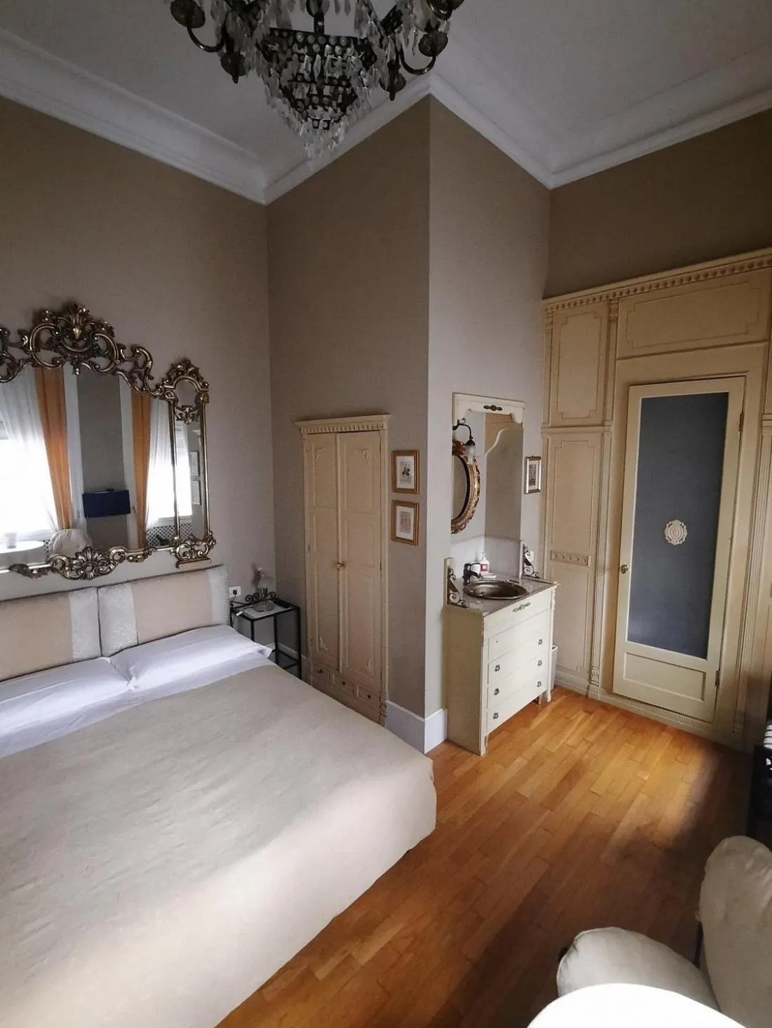 Bed in Monfort Club B&B