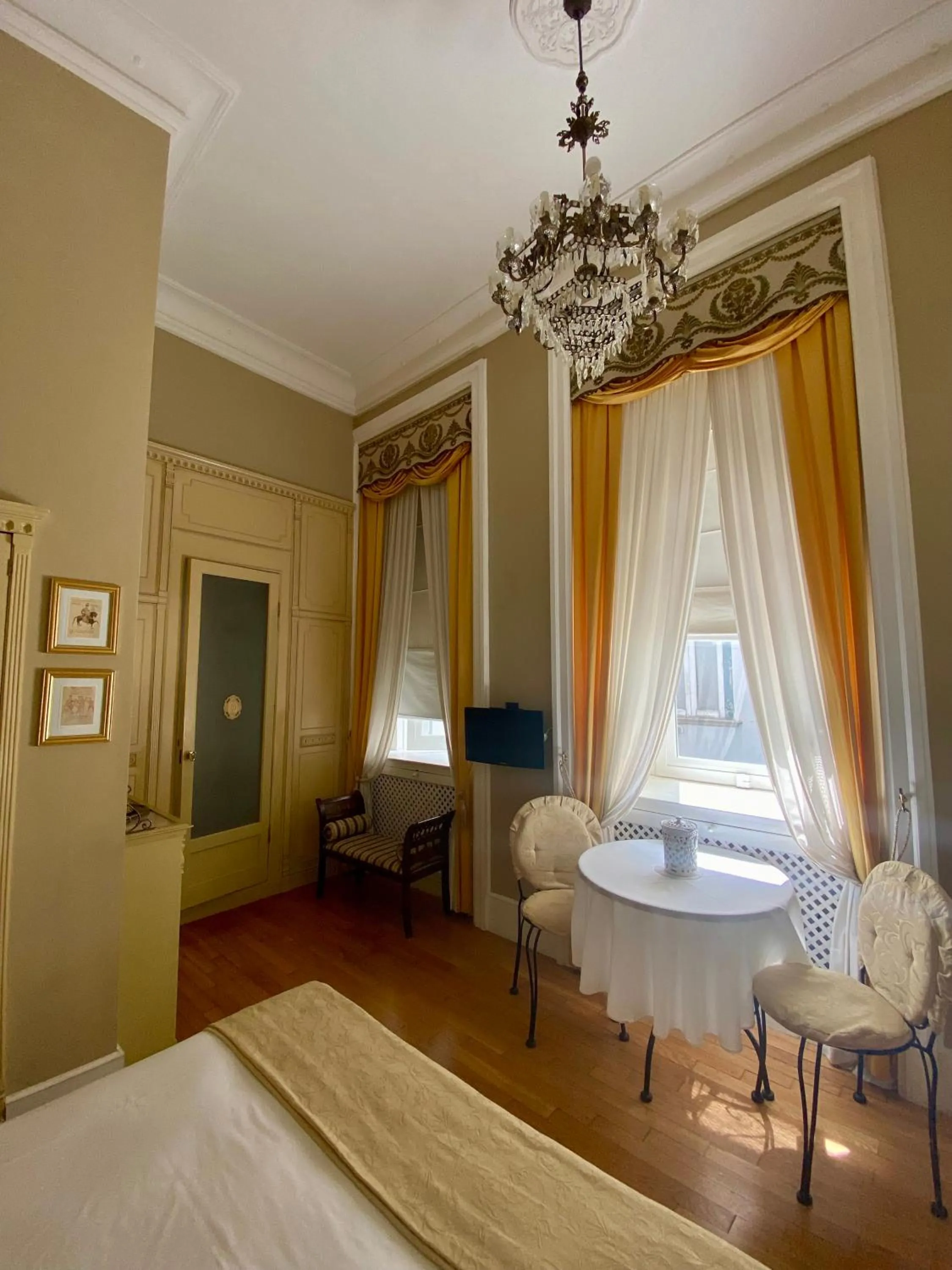 Bed in Monfort Club B&B