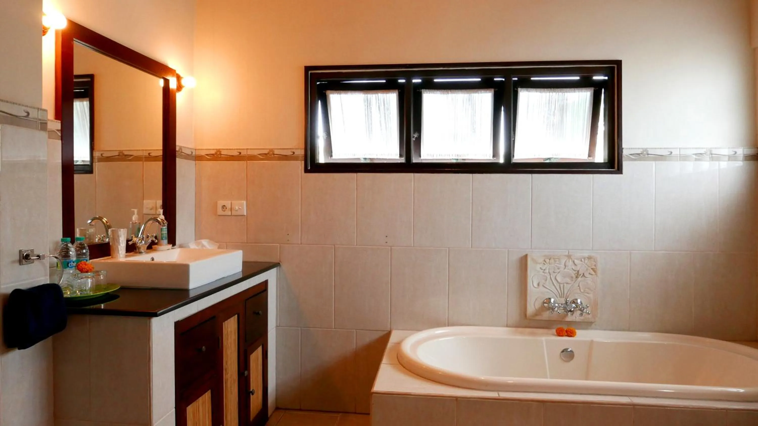 Hot Tub in Istana Balian - Boutique Hotel Resort