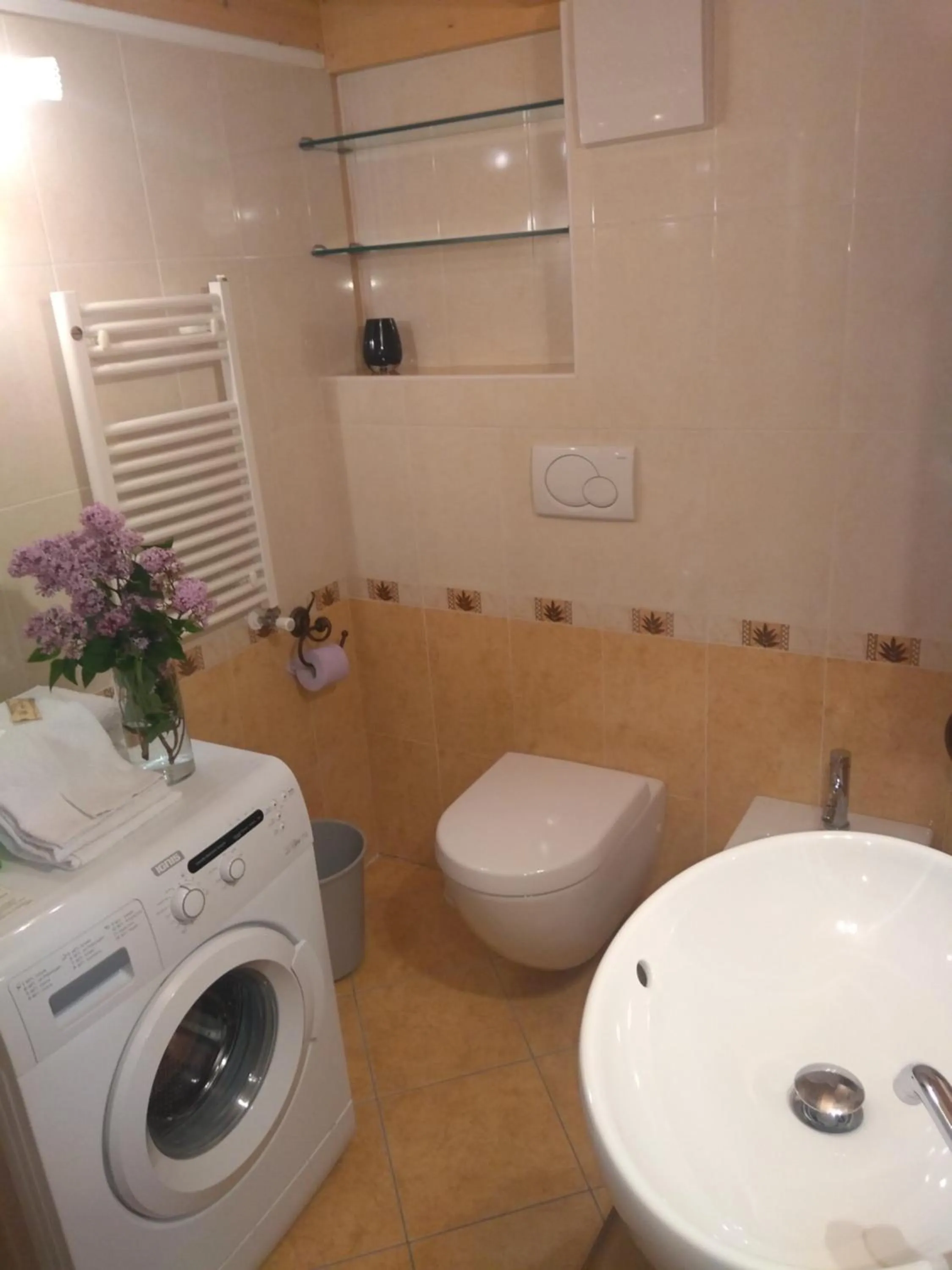Bathroom in Cianbolpin Guesthouse