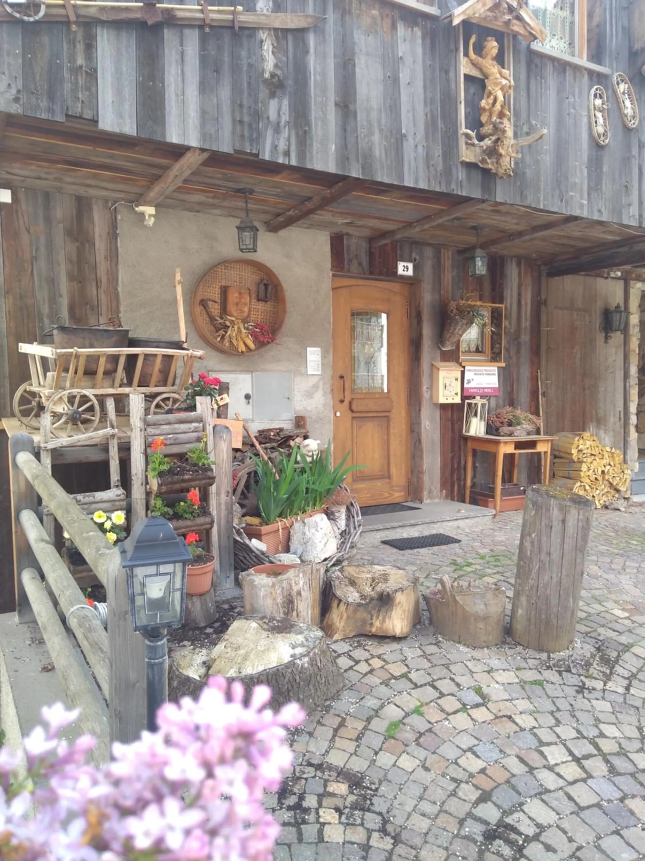 Facade/entrance in Cianbolpin Guesthouse