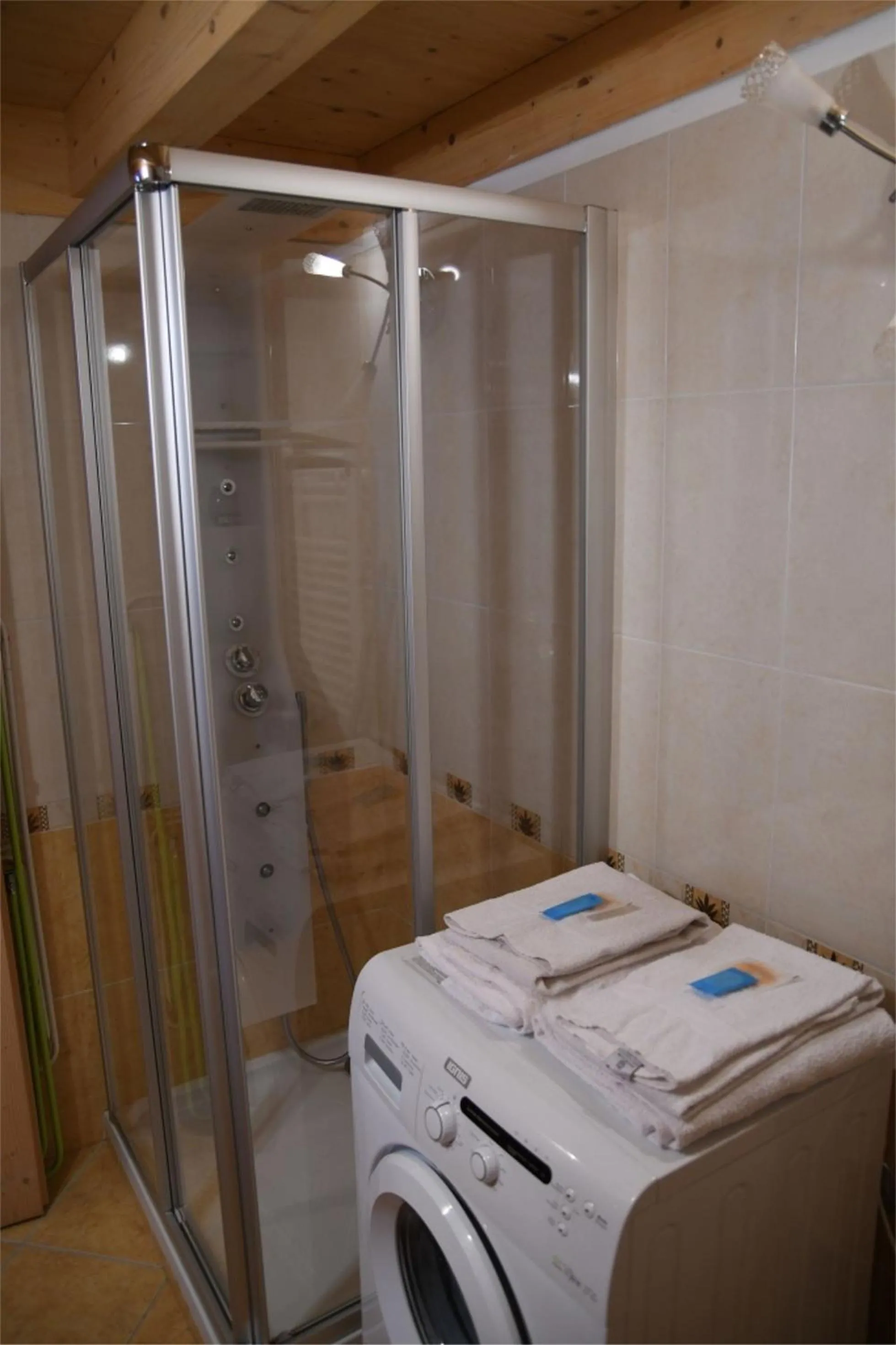 Bathroom in Cianbolpin Guesthouse