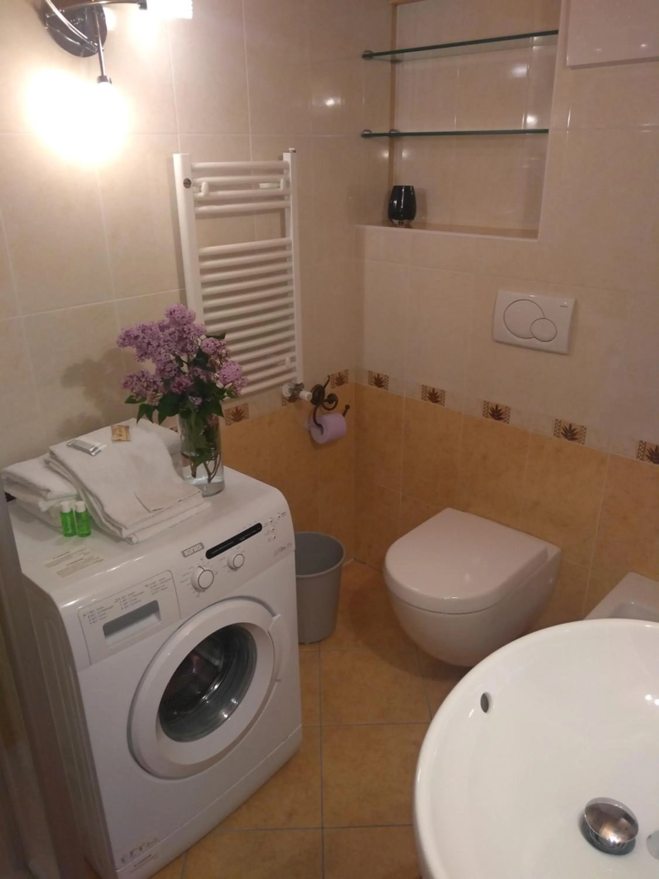 Bathroom in Cianbolpin Guesthouse