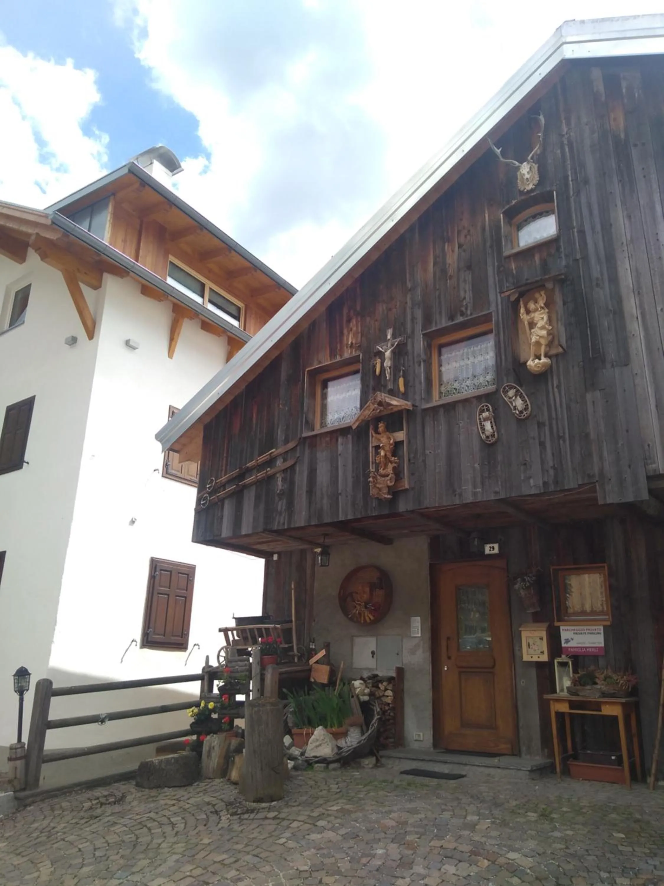 Facade/entrance in Cianbolpin Guesthouse