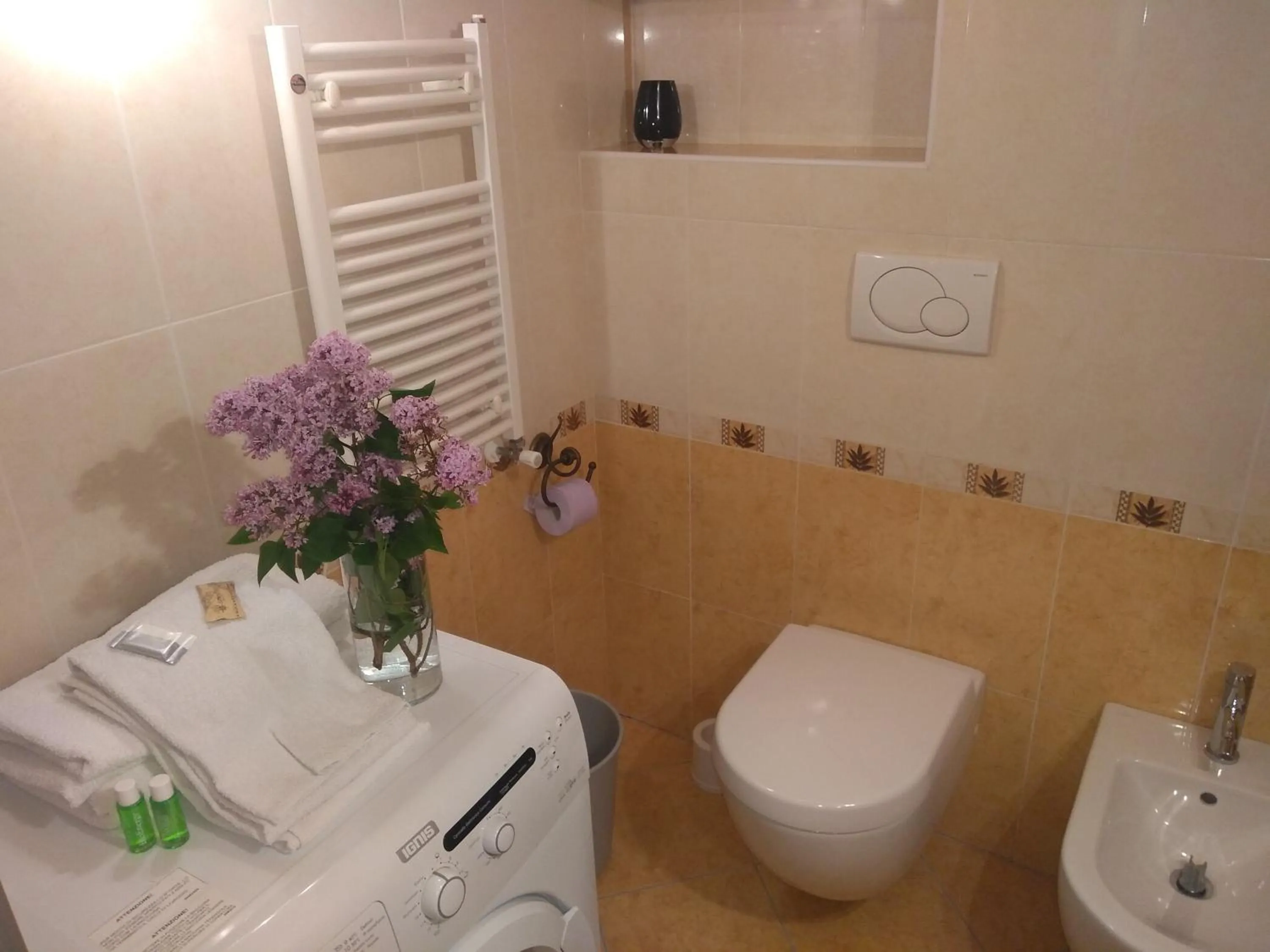 Bathroom in Cianbolpin Guesthouse