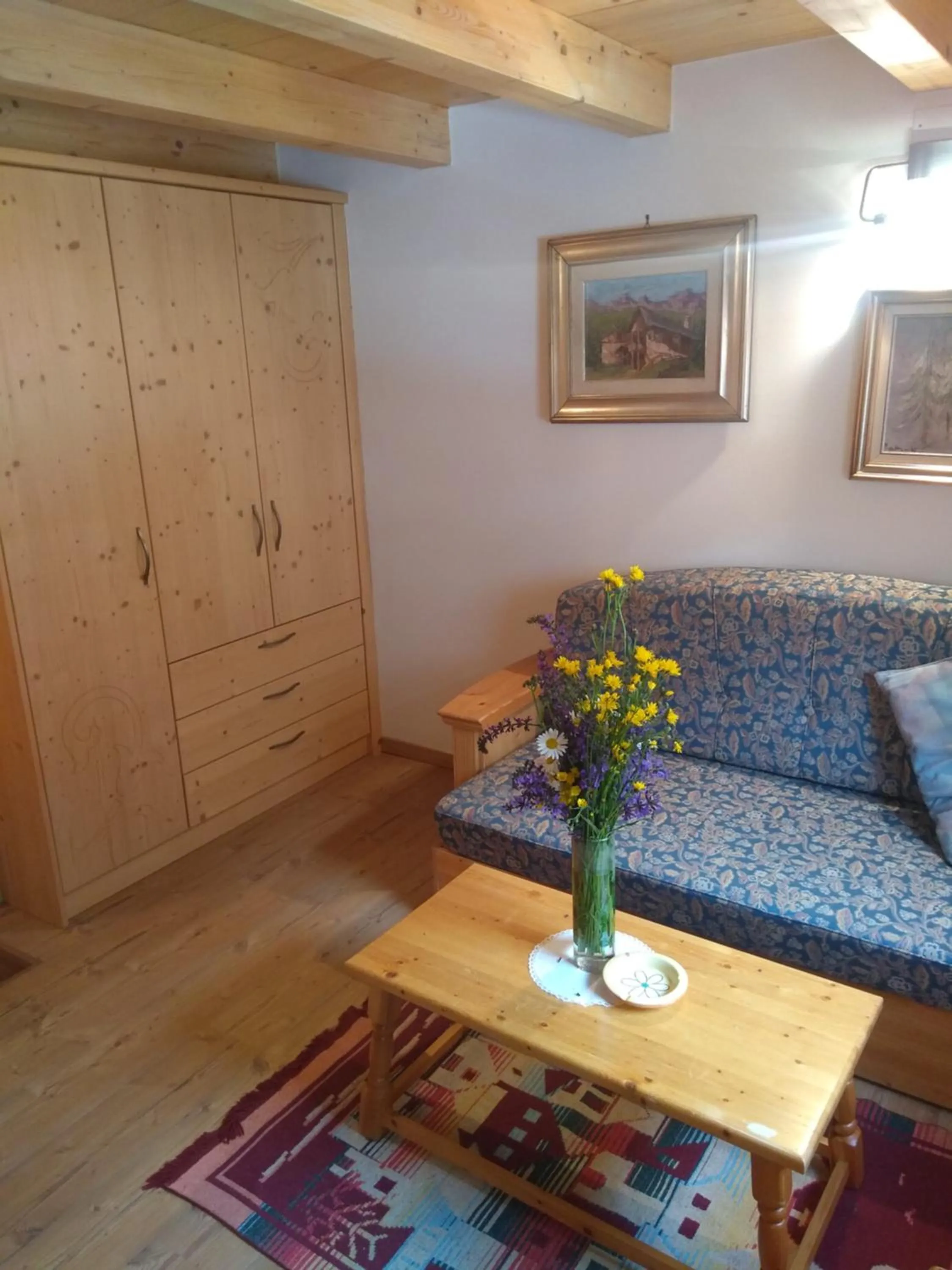 Photo of the whole room in Cianbolpin Guesthouse
