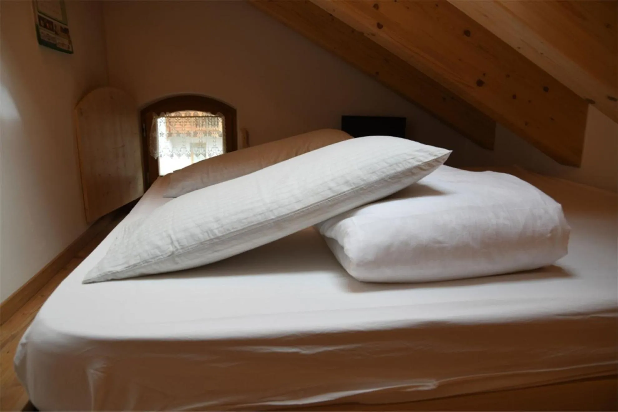 Decorative detail, Bed in Cianbolpin Guesthouse