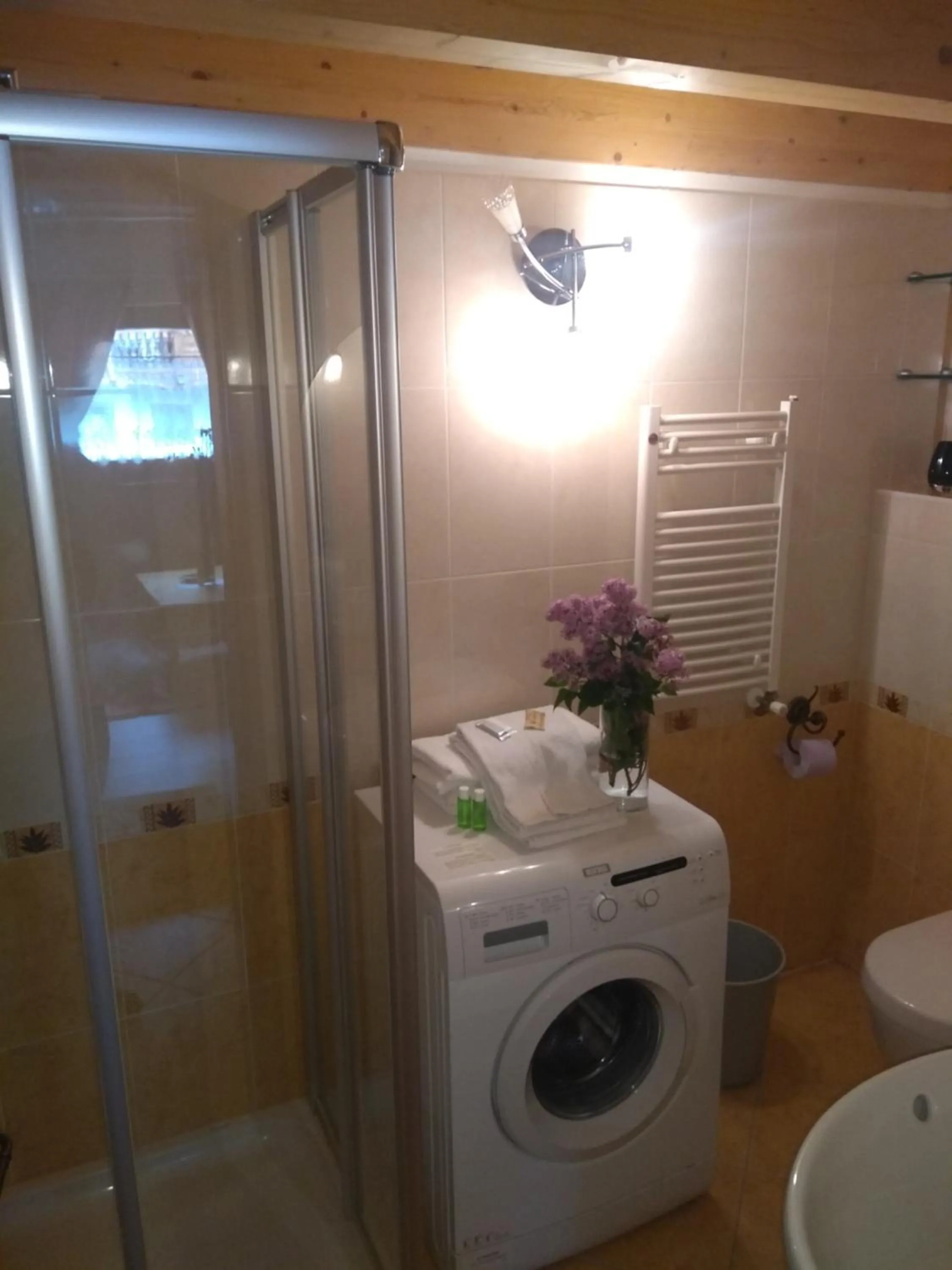 Bathroom in Cianbolpin Guesthouse