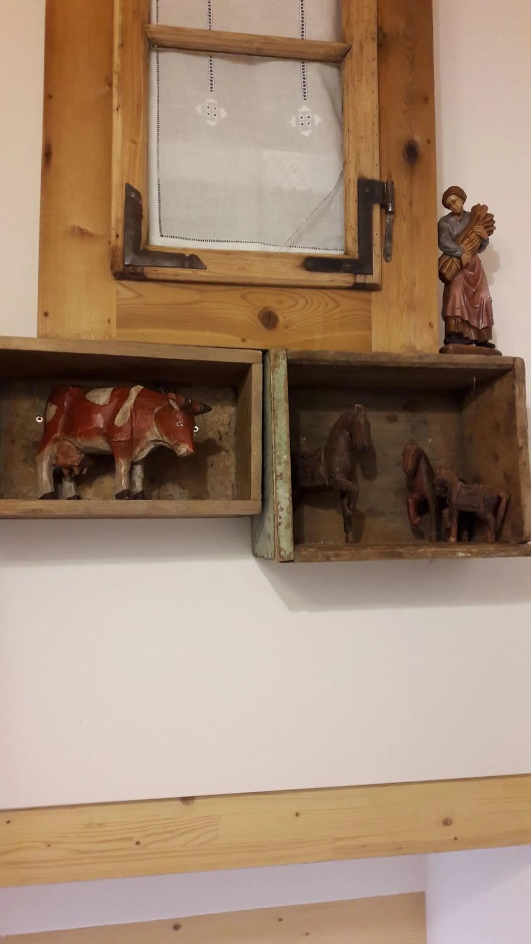 Decorative detail in Cianbolpin Guesthouse