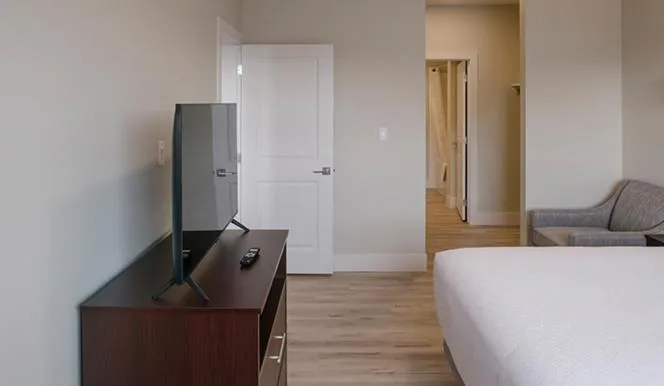 Bed in Chateau Nova Yellowknife