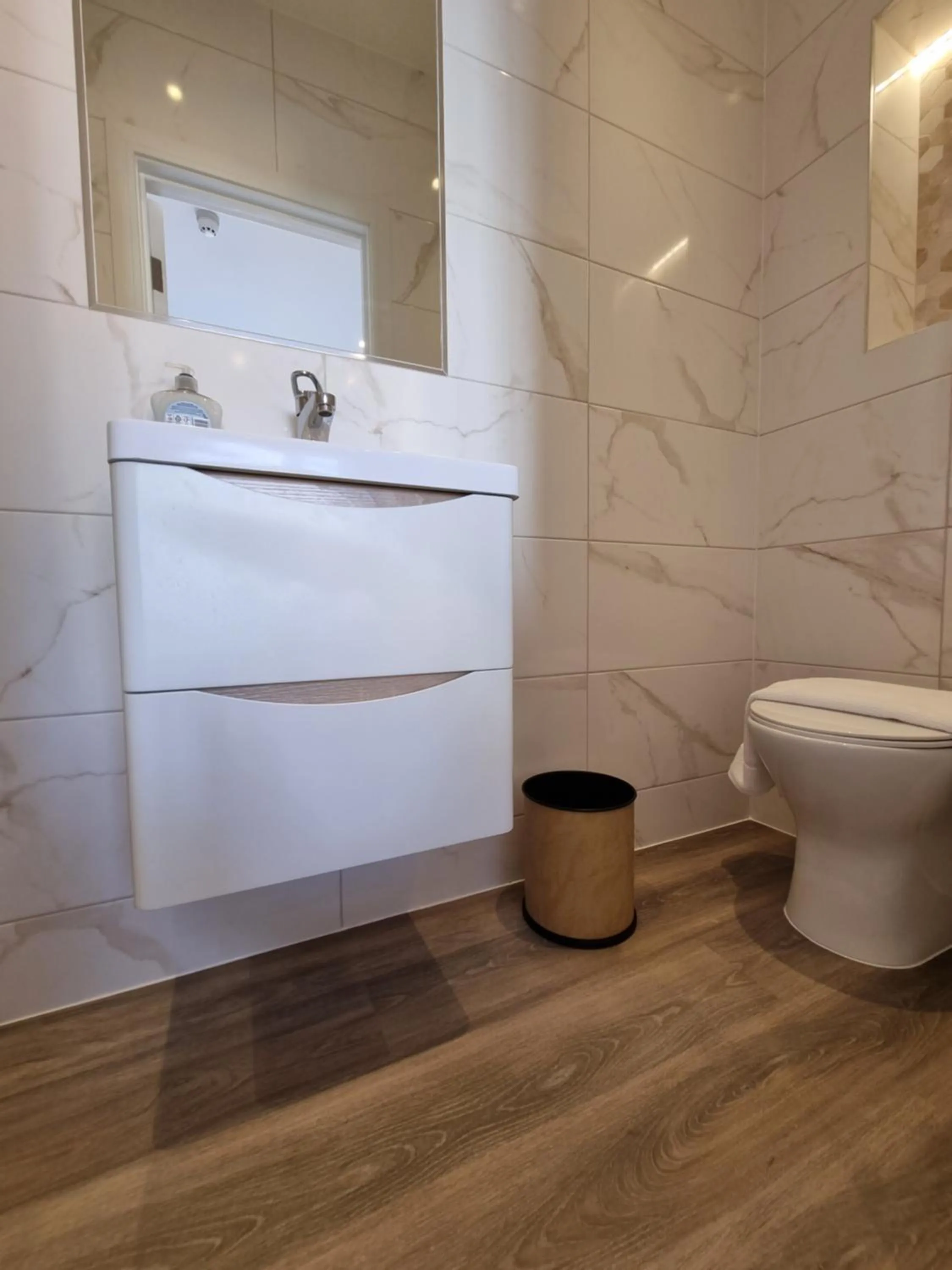 Bathroom in Hotel CG London