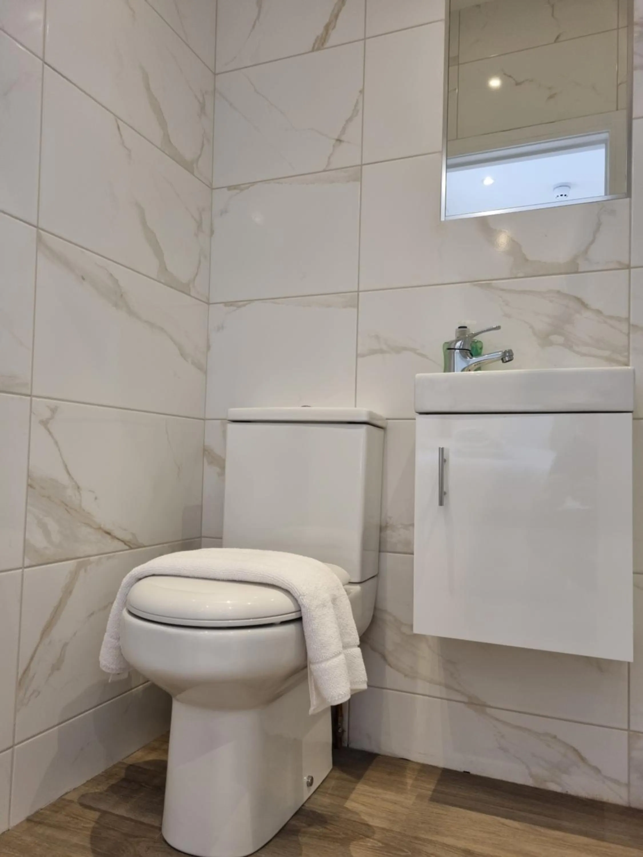 Bathroom in Hotel CG London