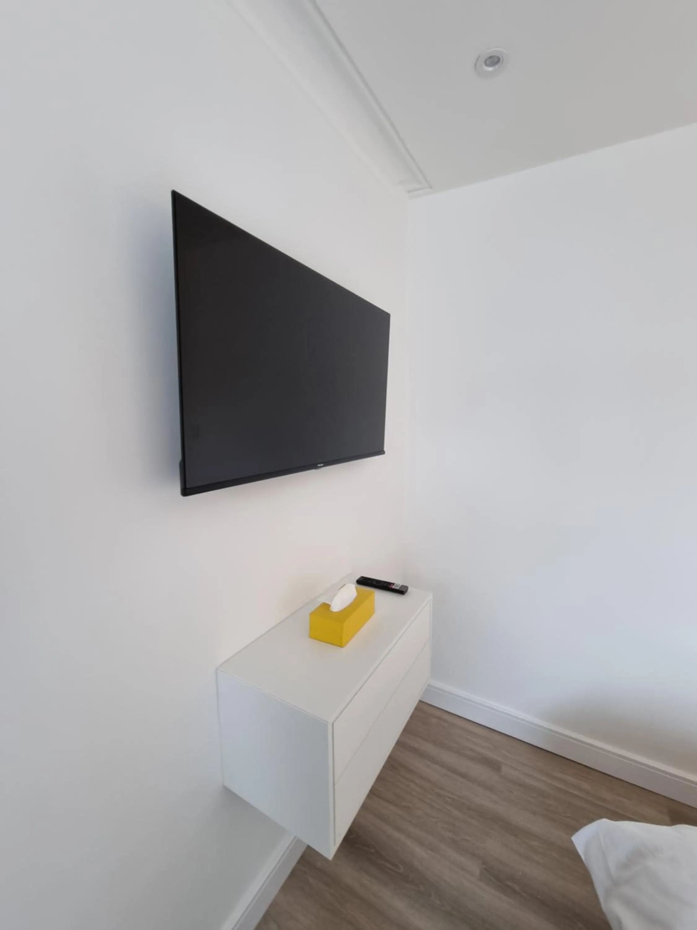 TV and multimedia in Hotel CG London