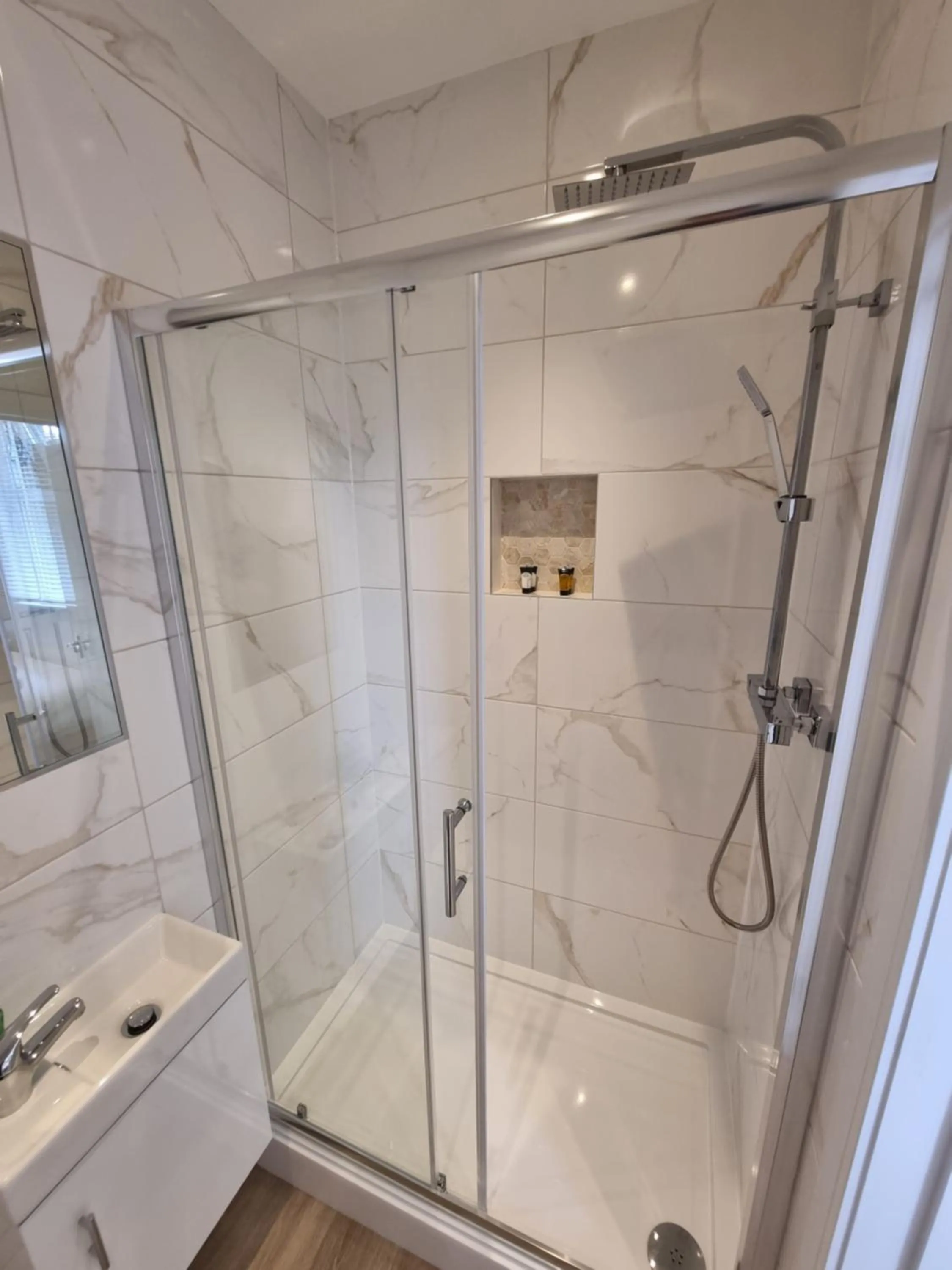 Bathroom in Hotel CG London