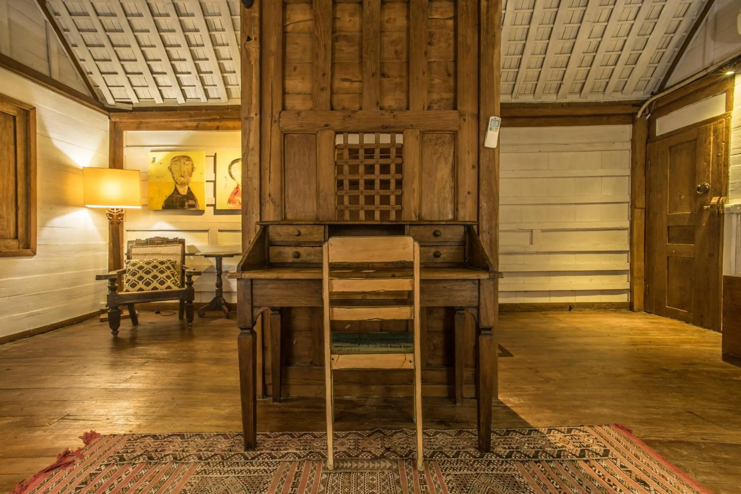 Seating area in Wayang Retreat