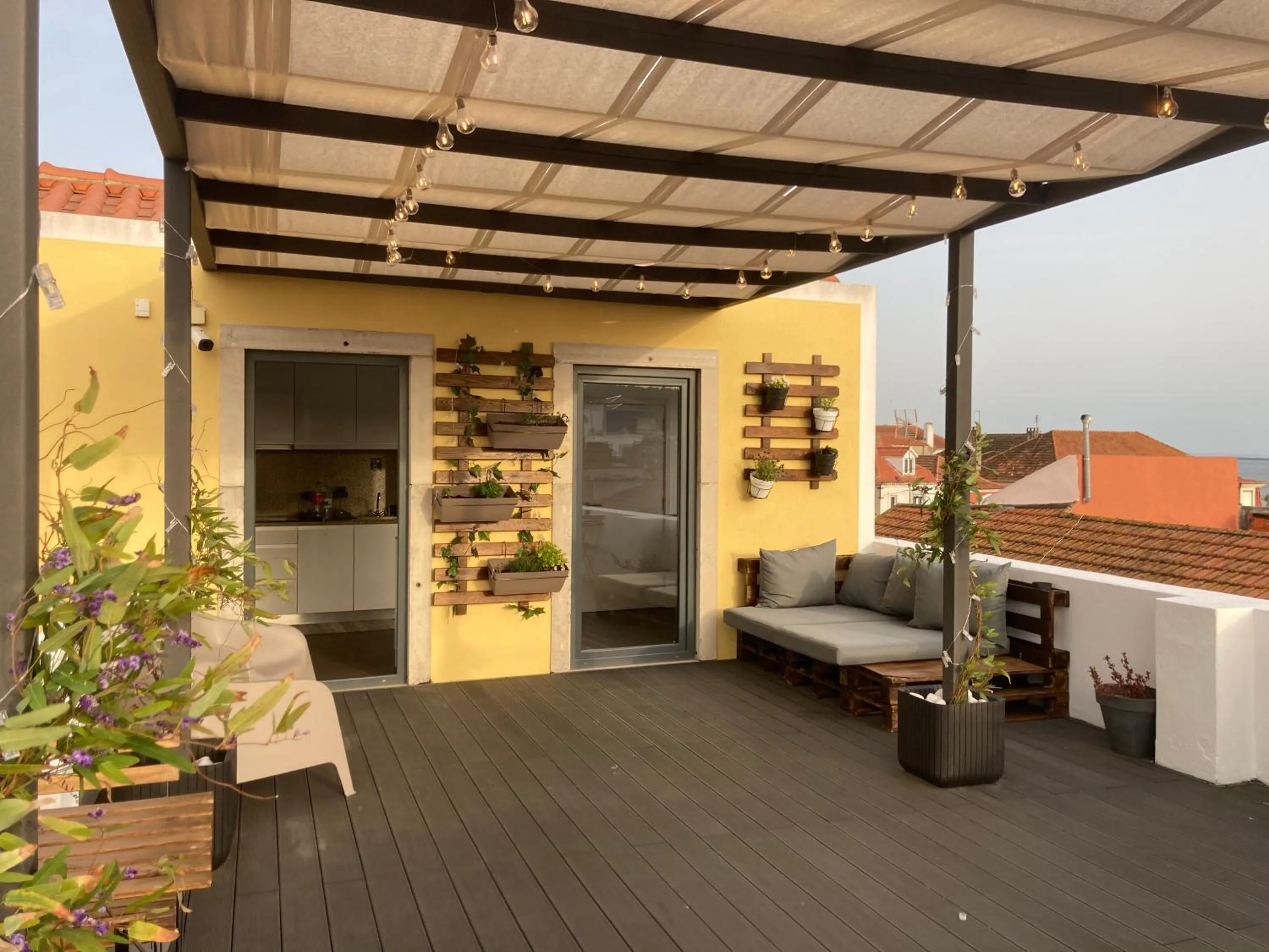 Day Off Suite&Hostel