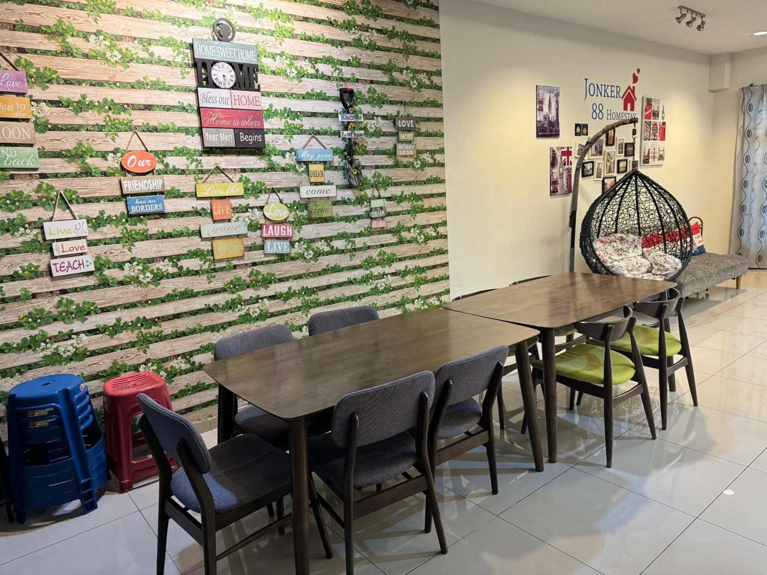 Dining area in Jonker 88 Homestay Melaka