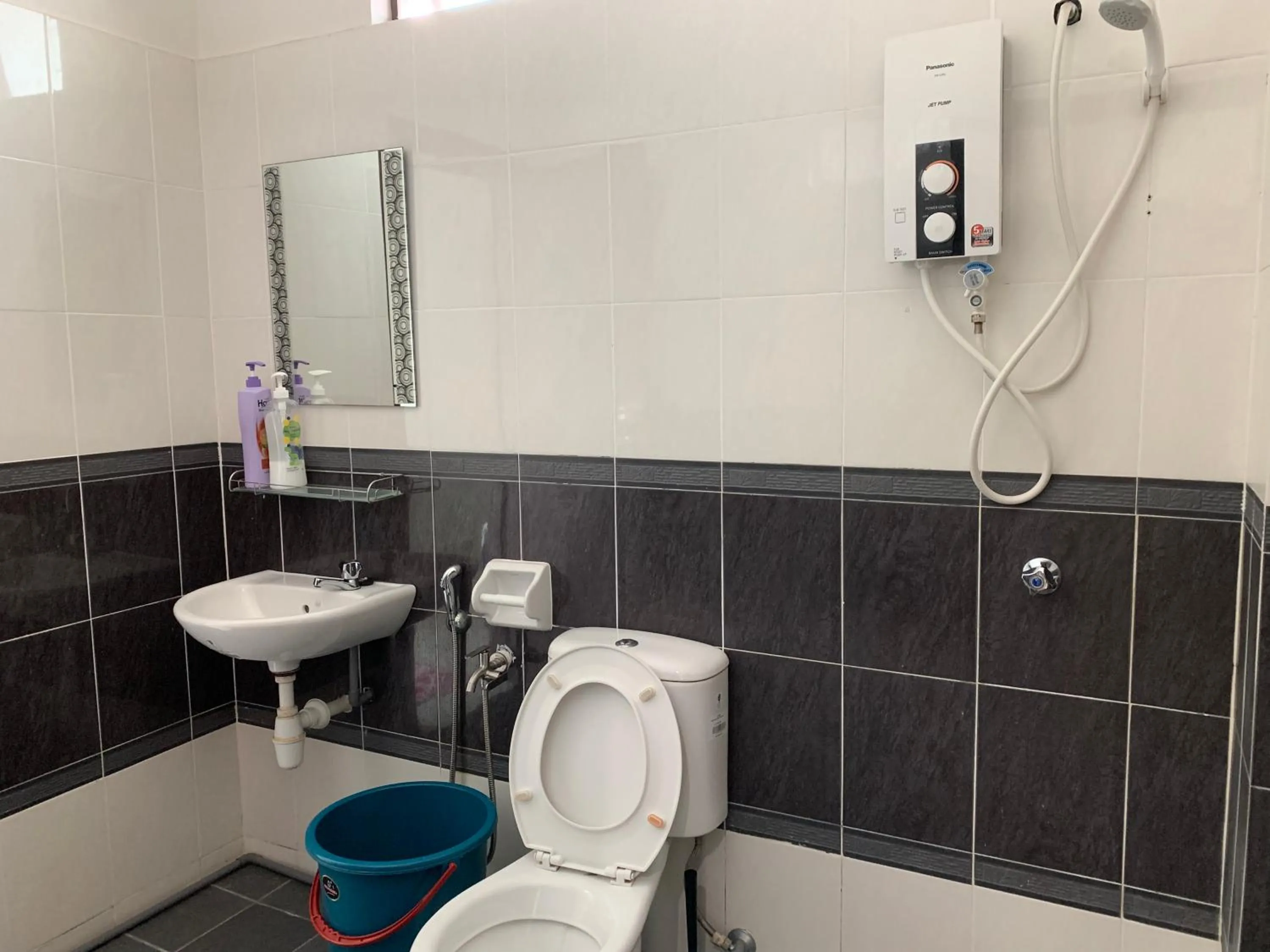 Bathroom in Jonker 88 Homestay Melaka