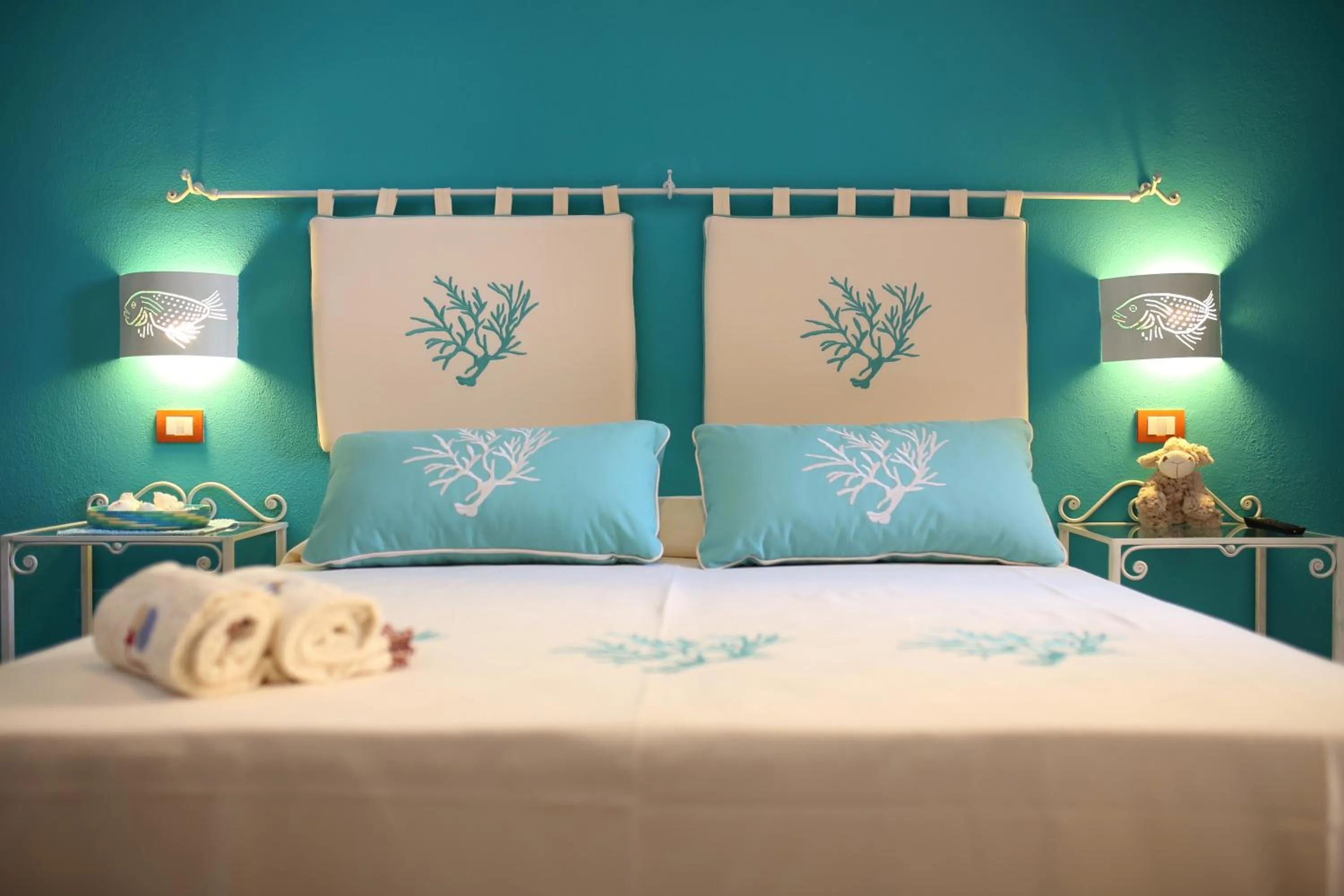 Photo of the whole room, Bed in Palau De Rosa
