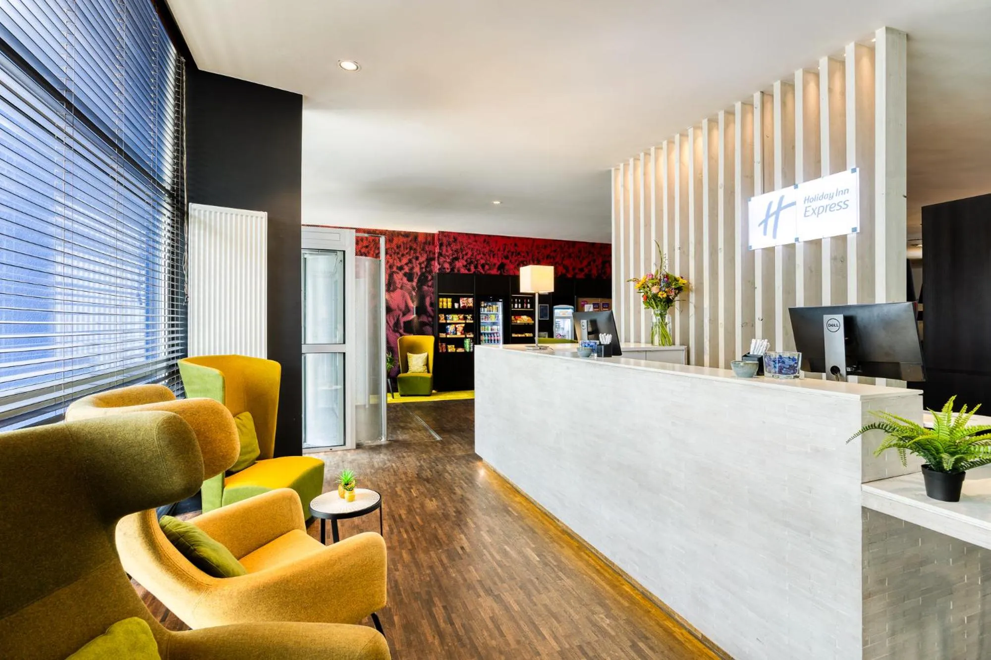 Lobby or reception in Holiday Inn Express Mechelen City Centre by IHG
