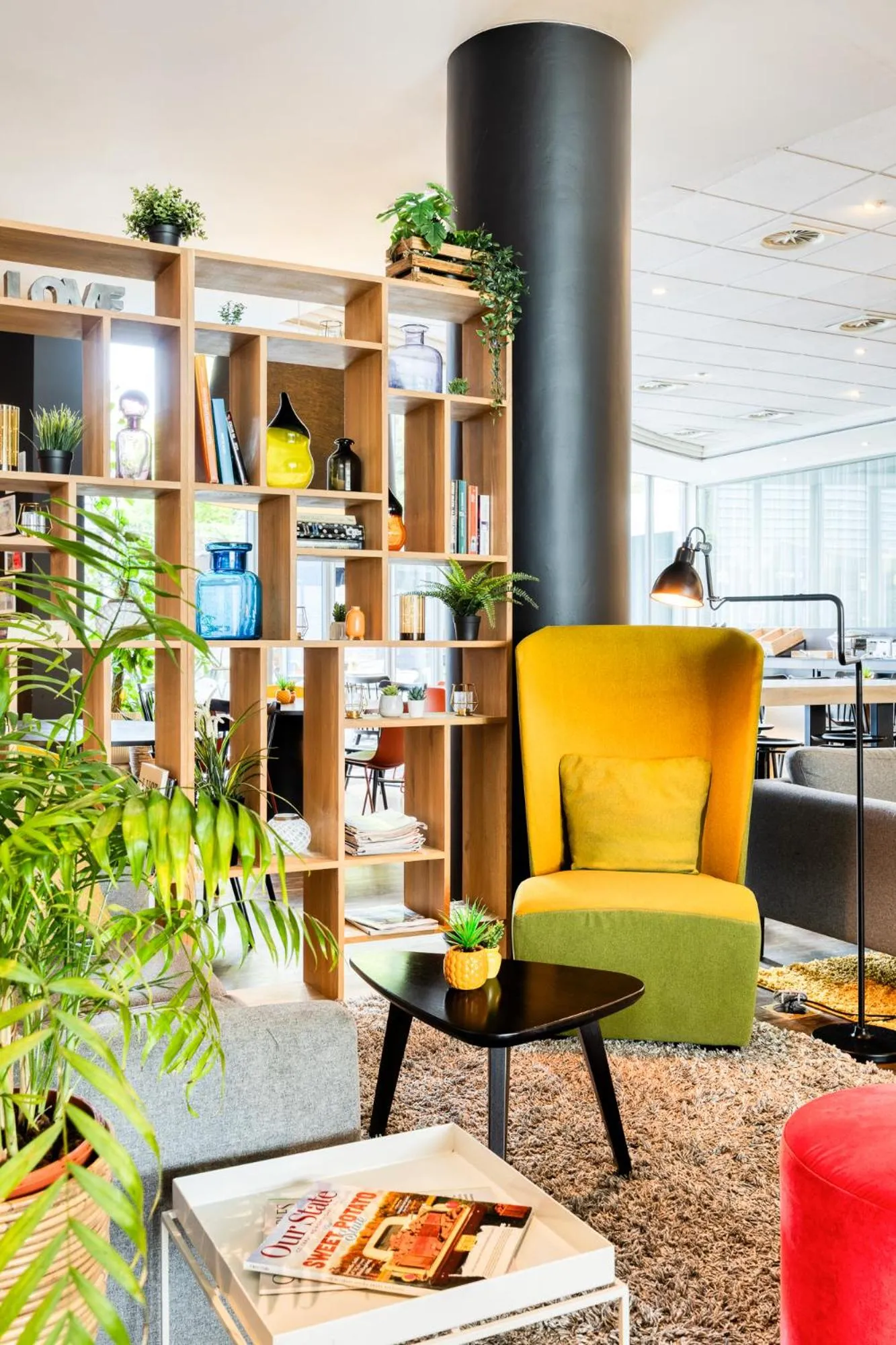 Lobby or reception in Holiday Inn Express Mechelen City Centre by IHG